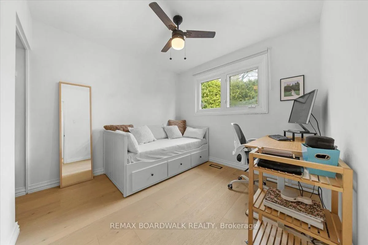 Photo 22 of 19 Spring Garden Avenue, Ottawa, Meadowlands/Crestview — HOMEH