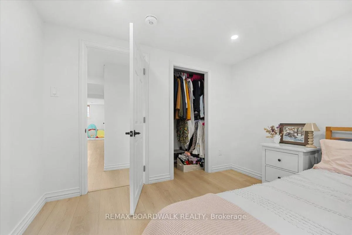 Photo 32 of 19 Spring Garden Avenue, Ottawa, Meadowlands/Crestview — HOMEH