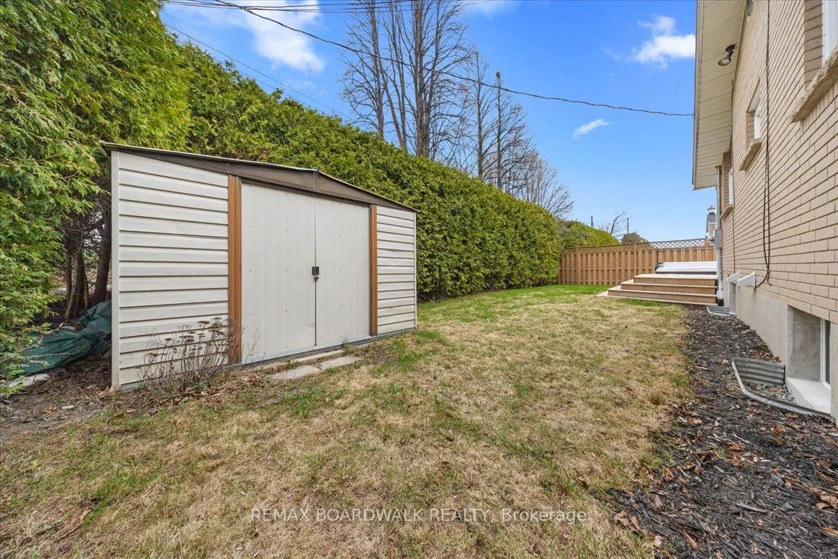 Photo 39 of 19 Spring Garden Avenue, Ottawa, Meadowlands/Crestview — HOMEH