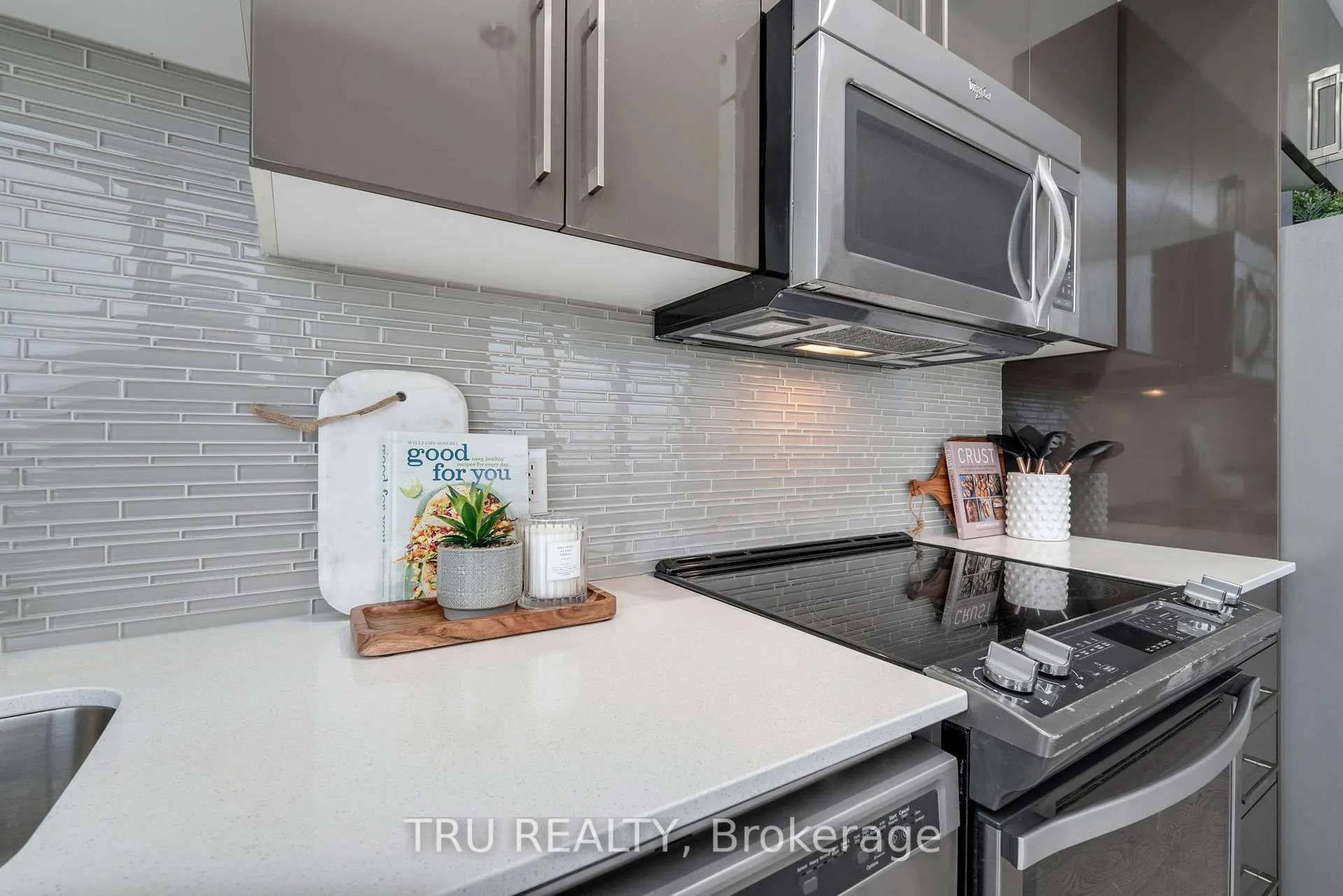 Photo 17 of Unit 910, 485 Richmond Road, Ottawa, Westboro West — HOMEH