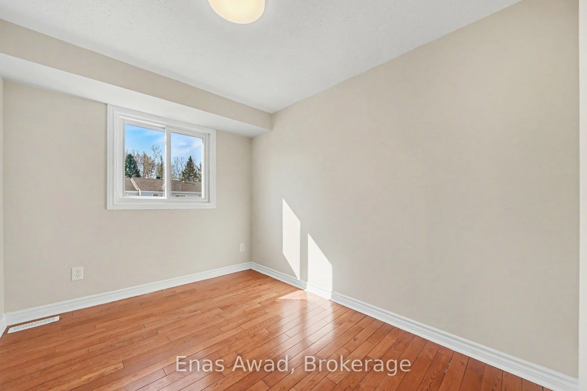 Photo 3 of Unit 58, 2001 Kelden Crescent, Ottawa, Blackburn Hamlet (South) — HOMEH
