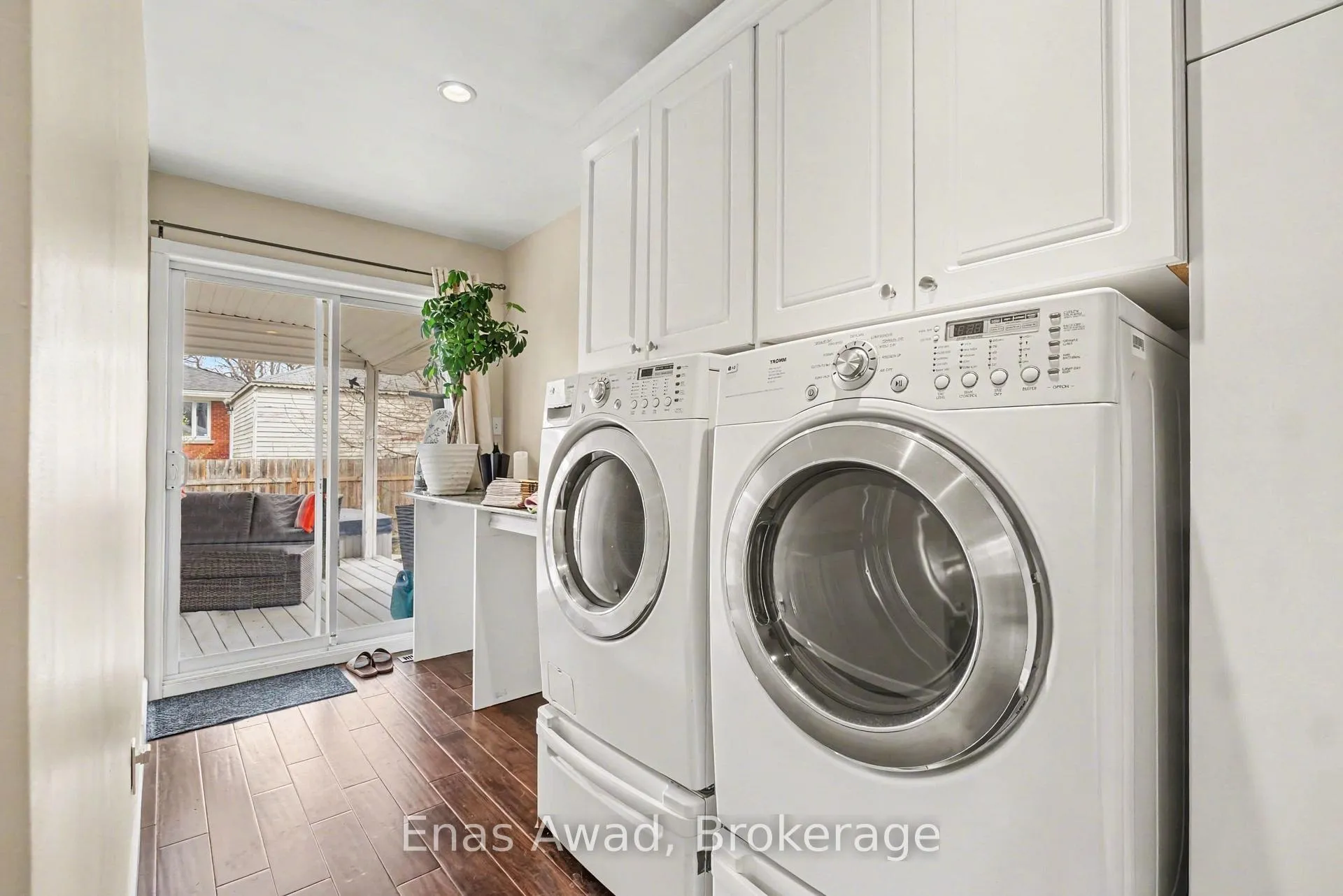 Photo 3 of 797 Hamlet Road, Ottawa, Elmvale Acres — HOMEH