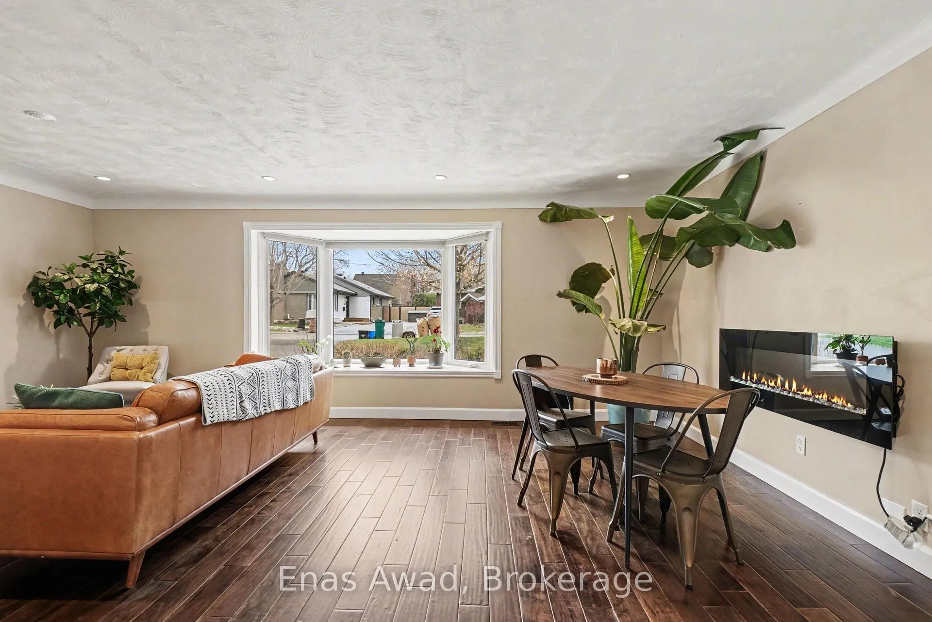 Photo 9 of 797 Hamlet Road, Ottawa, Elmvale Acres — HOMEH