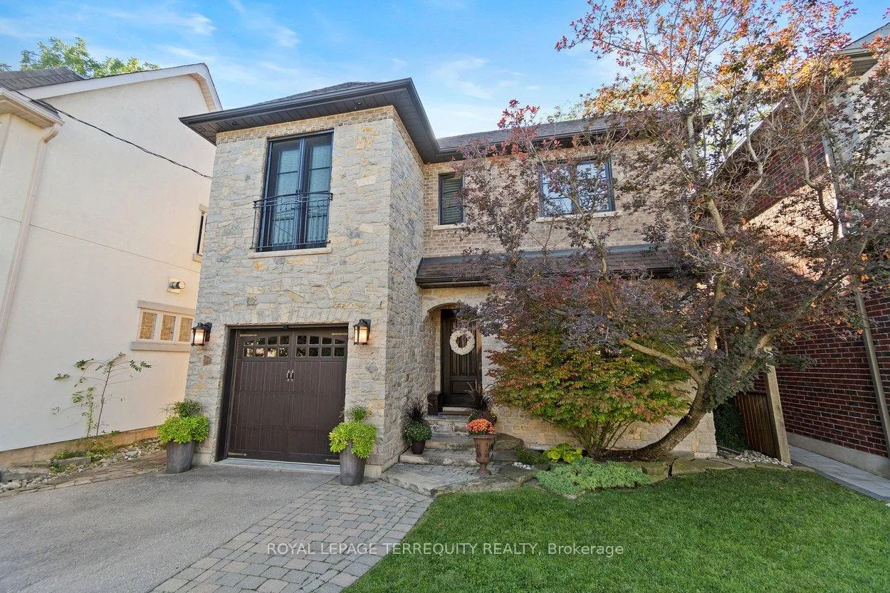 Photo 5 of 12 Elliott Avenue, Etobicoke, Kingsway South — HOMEH