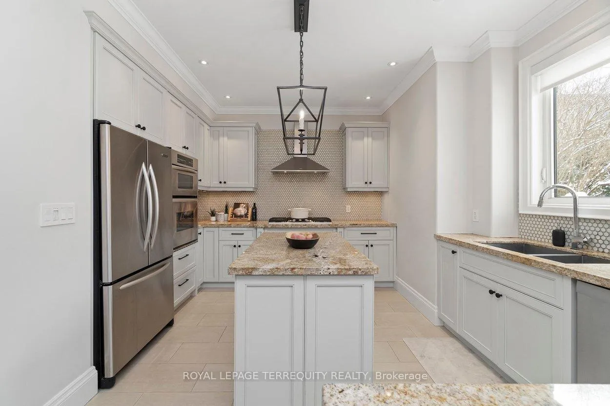 Photo 16 of 12 Elliott Avenue, Etobicoke, Kingsway South — HOMEH