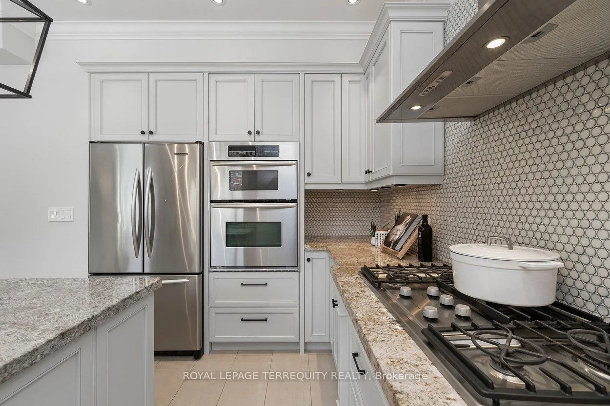 Photo 17 of 12 Elliott Avenue, Etobicoke, Kingsway South — HOMEH