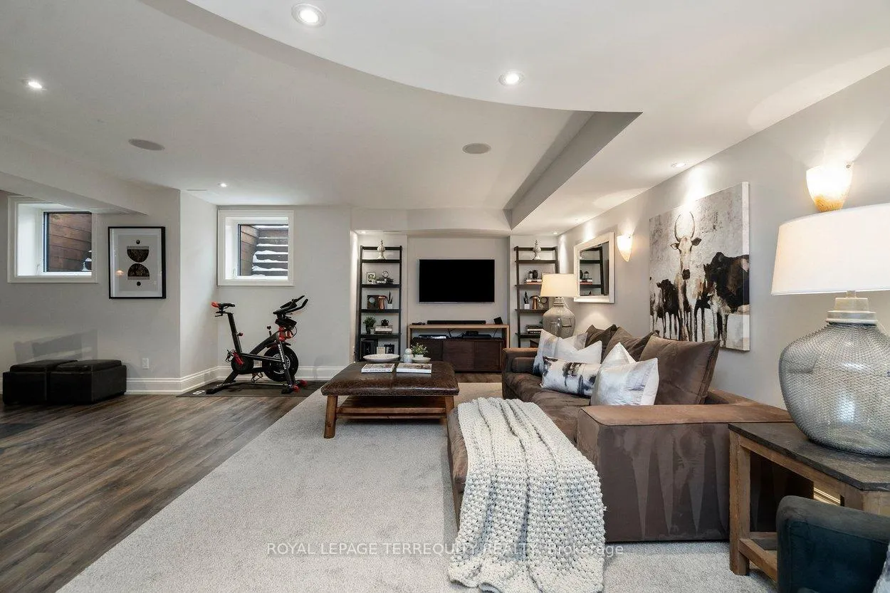 Photo 32 of 12 Elliott Avenue, Etobicoke, Kingsway South — HOMEH