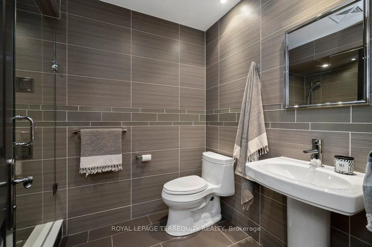Photo 38 of 12 Elliott Avenue, Etobicoke, Kingsway South — HOMEH