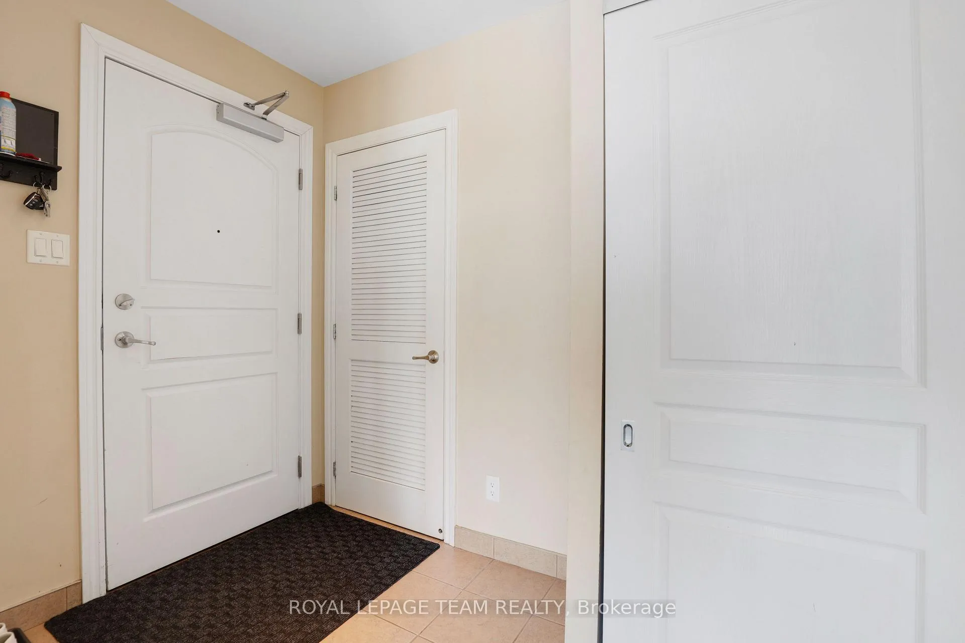 Photo 7 of Unit 202, 100 Roger Guindon Avenue, Ottawa, Riverview Park — HOMEH
