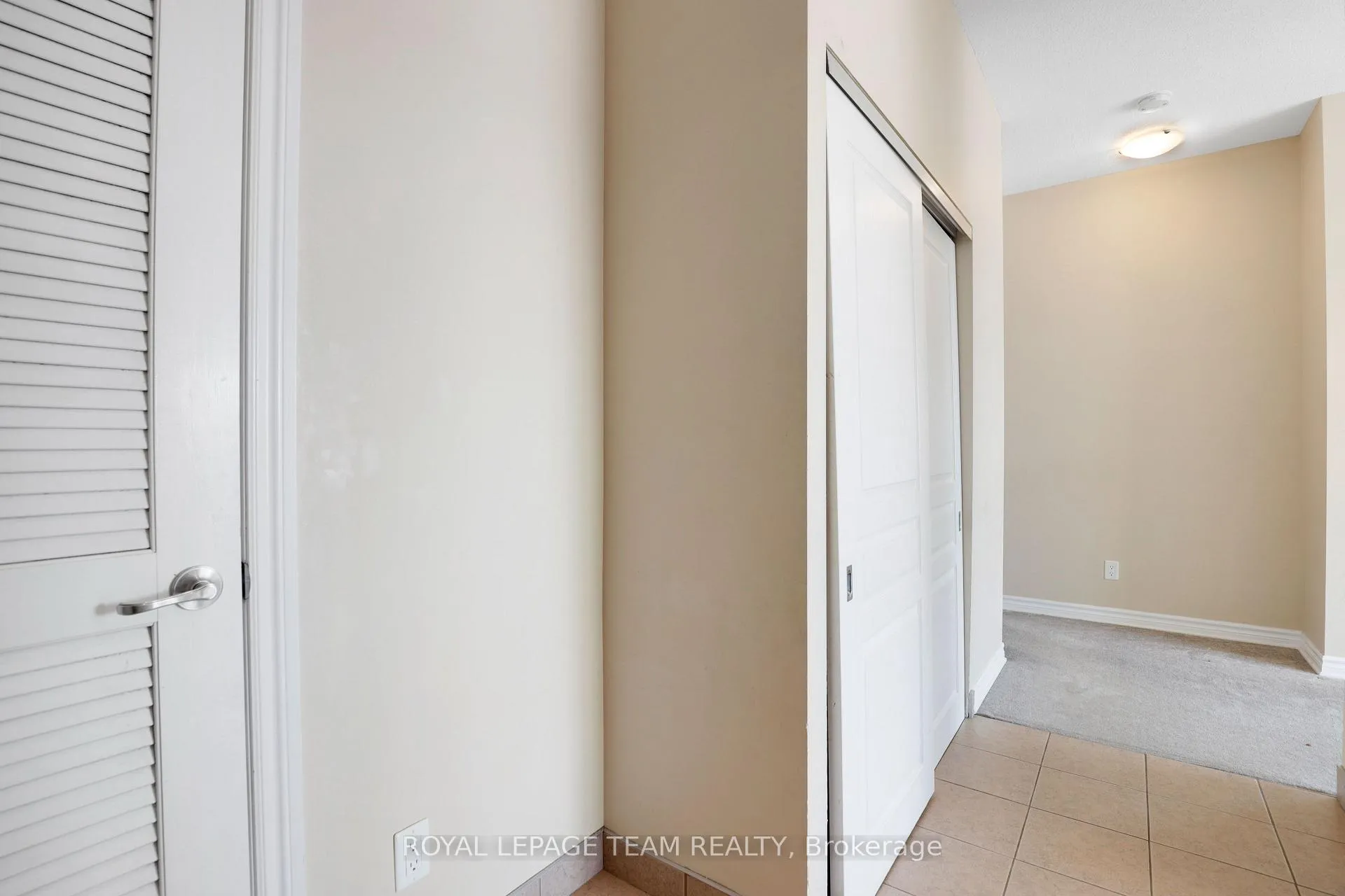Photo 8 of Unit 202, 100 Roger Guindon Avenue, Ottawa, Riverview Park — HOMEH