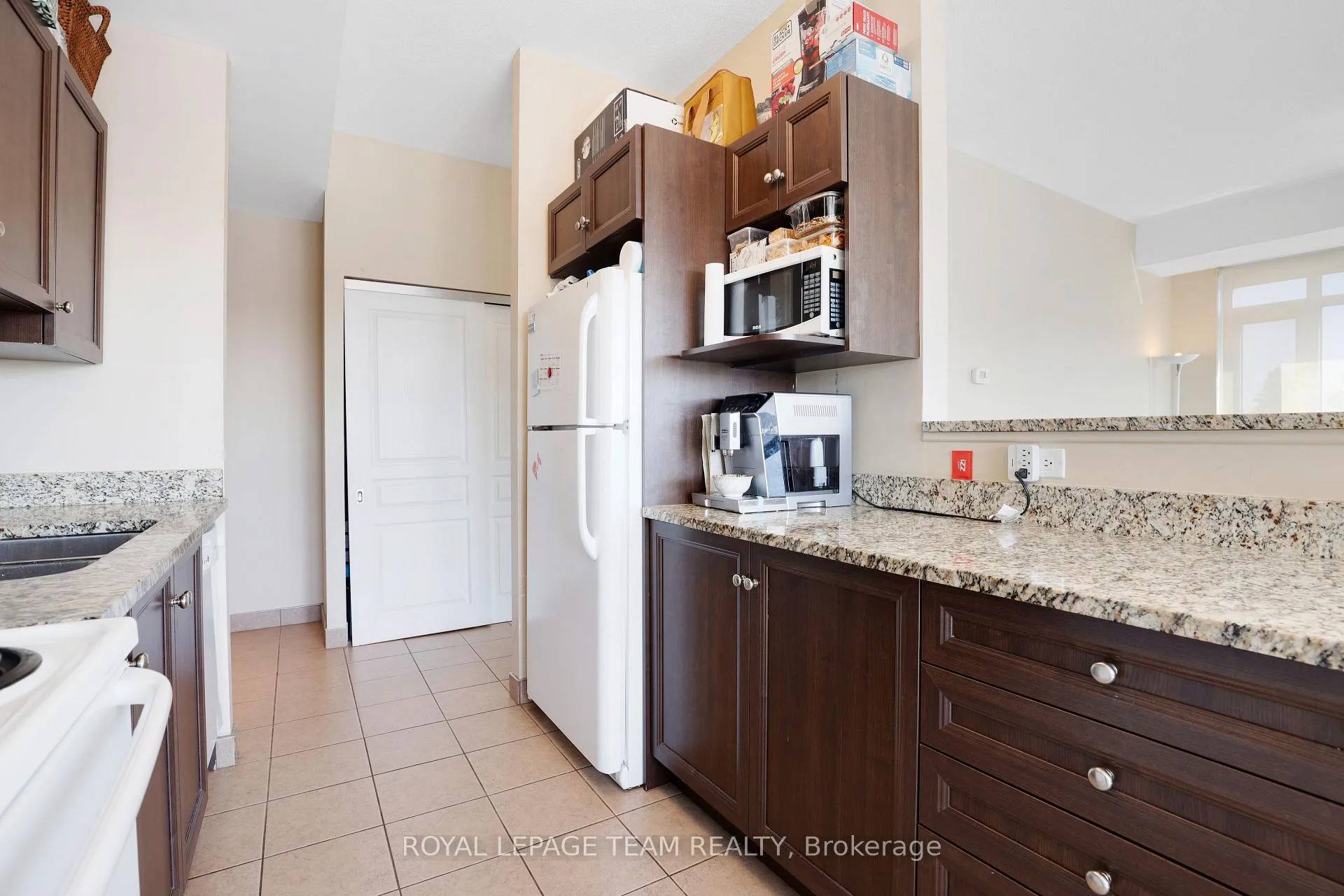 Photo 13 of Unit 202, 100 Roger Guindon Avenue, Ottawa, Riverview Park — HOMEH