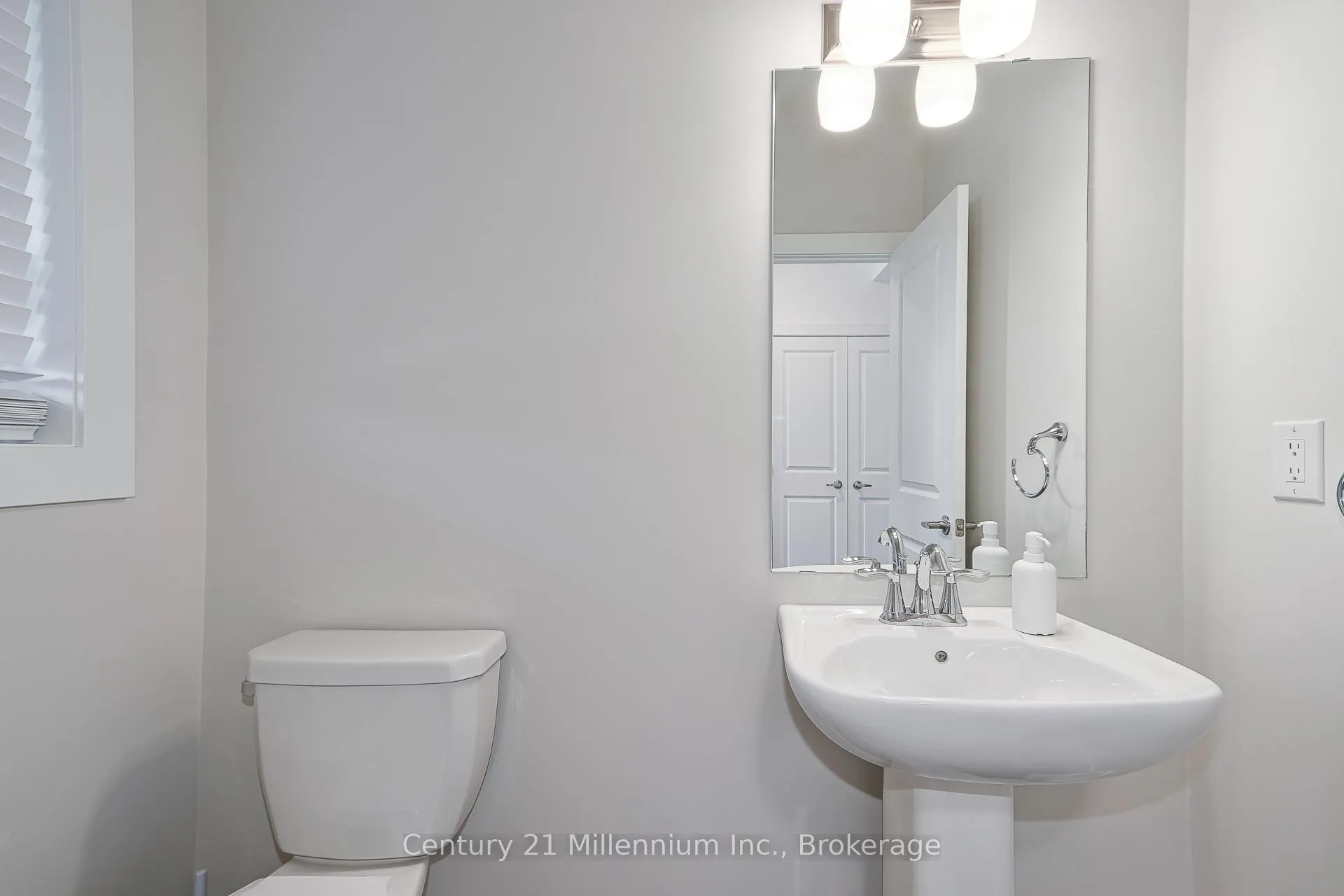 Photo 19 of 294 Yellow Birch Crescent, Blue Mountains — HOMEH
