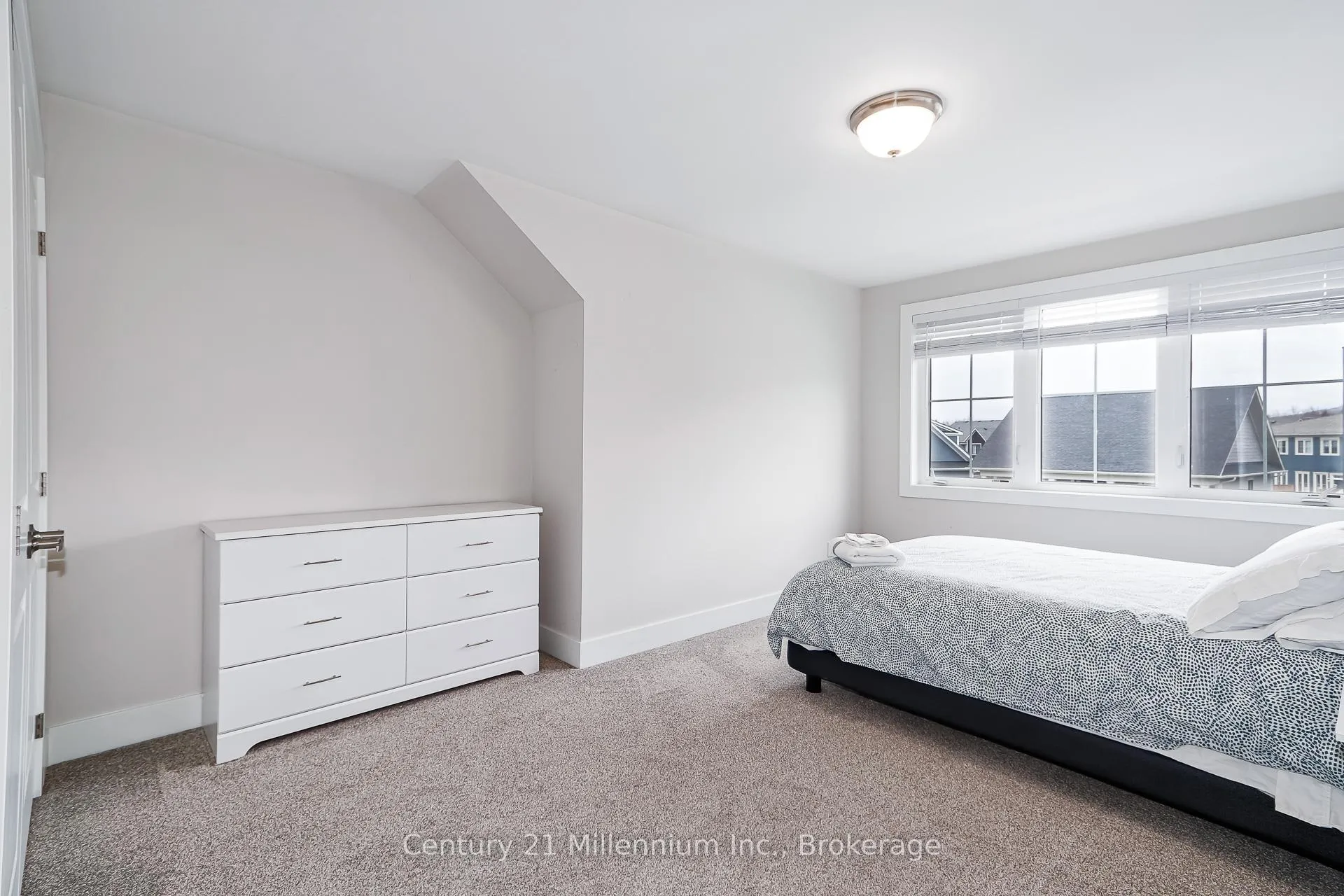 Photo 33 of 294 Yellow Birch Crescent, Blue Mountains — HOMEH