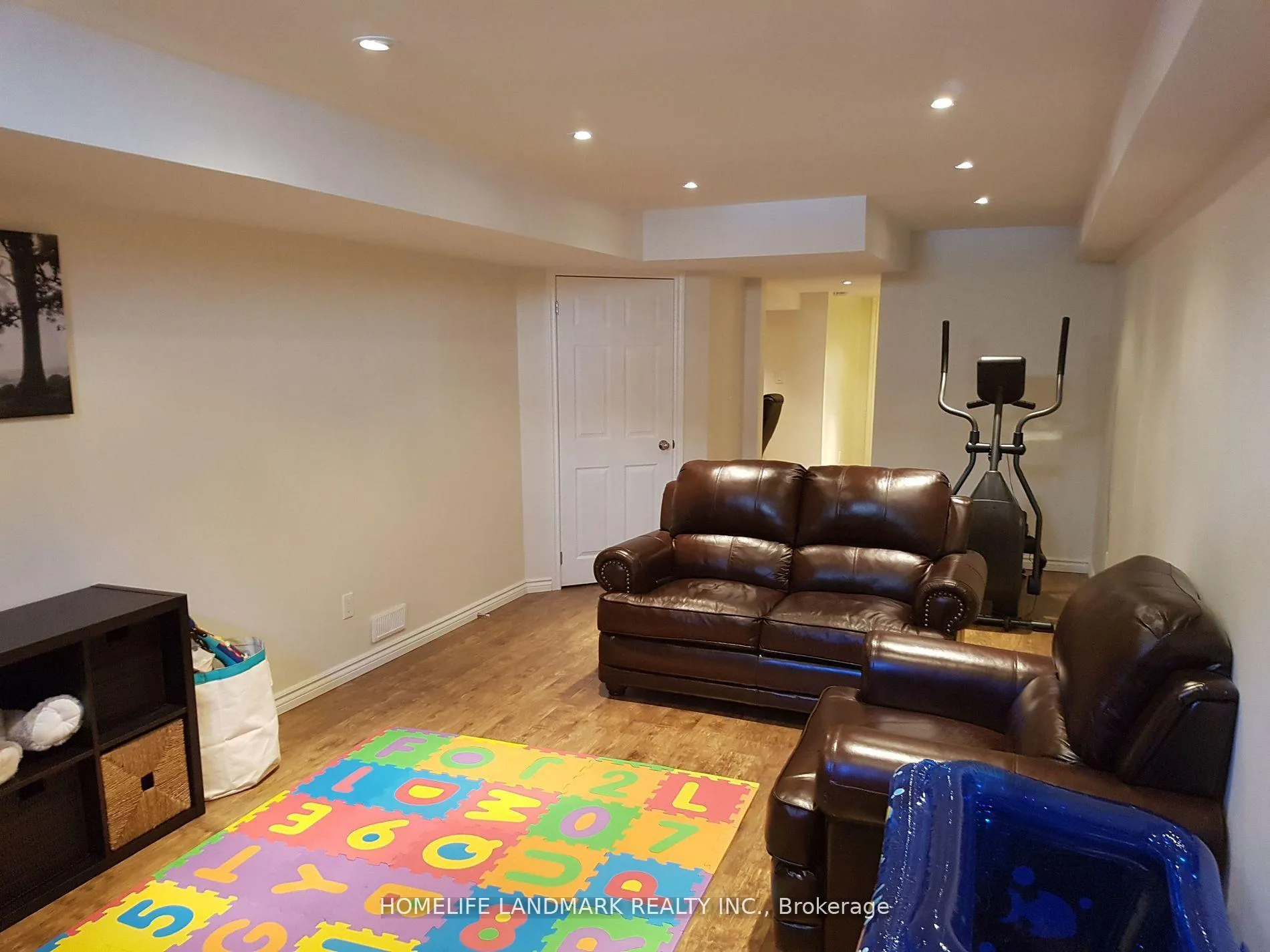 Photo 8 of 114 Alexie Way, Vaughan, Vellore Village — HOMEH