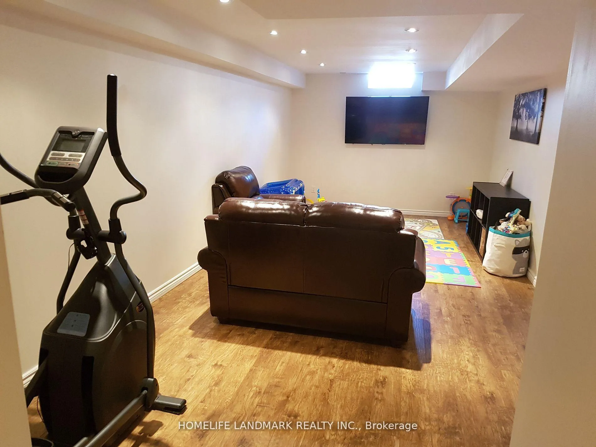 Photo 10 of 114 Alexie Way, Vaughan, Vellore Village — HOMEH