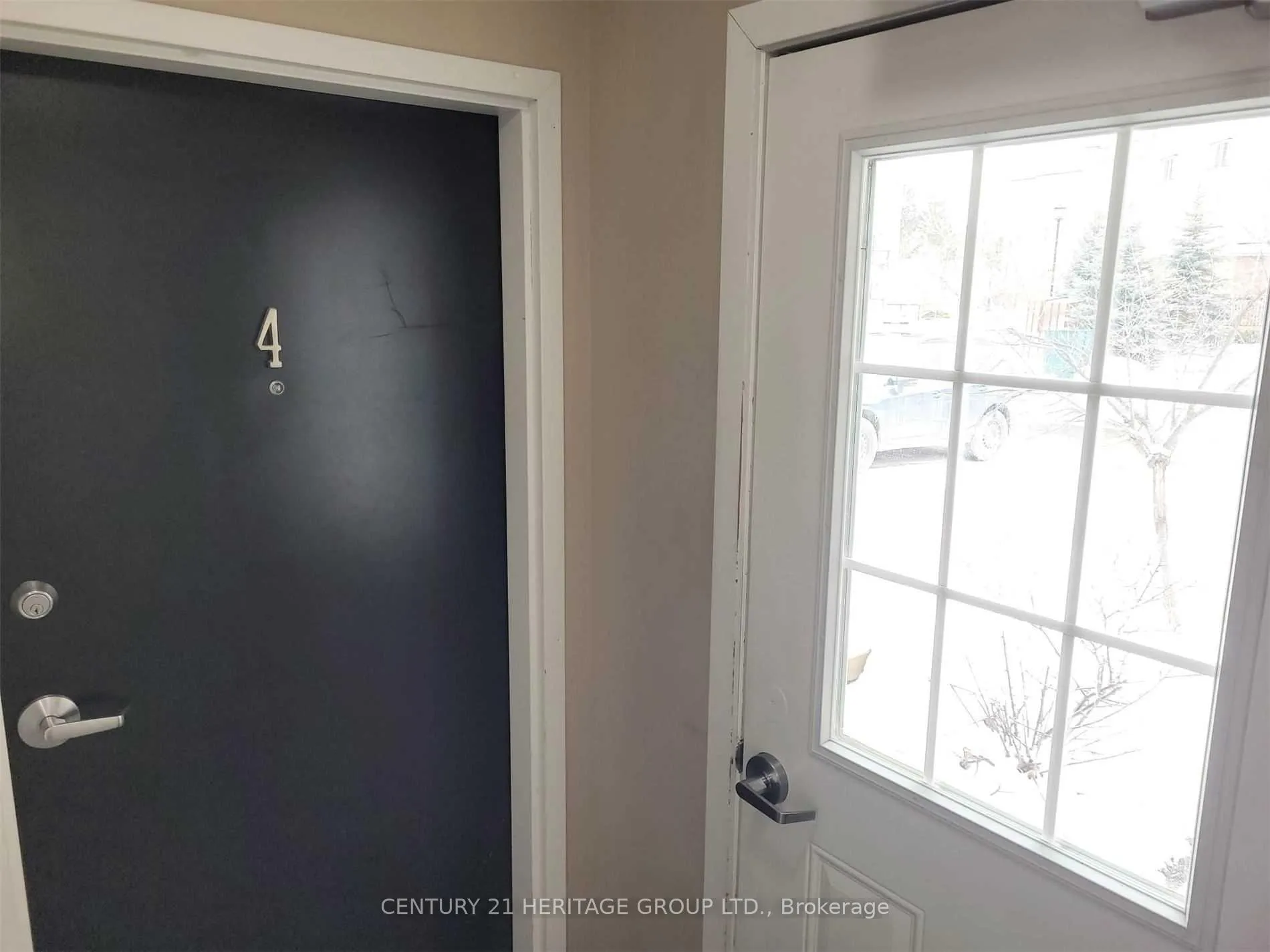 Photo 3 of Unit 4, 53 Ferndale Drive S, Barrie, Ardagh — HOMEH