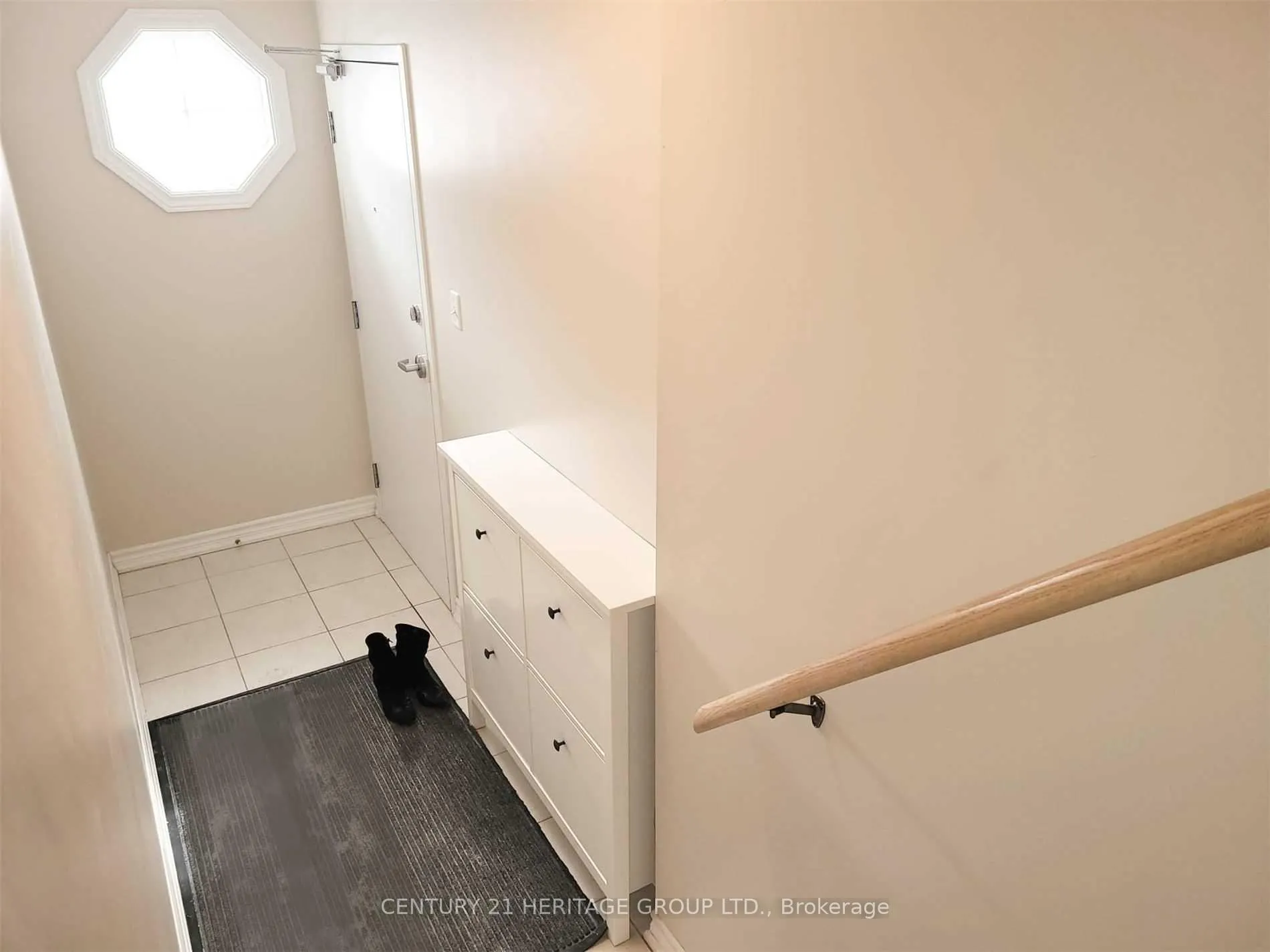 Photo 4 of Unit 4, 53 Ferndale Drive S, Barrie, Ardagh — HOMEH