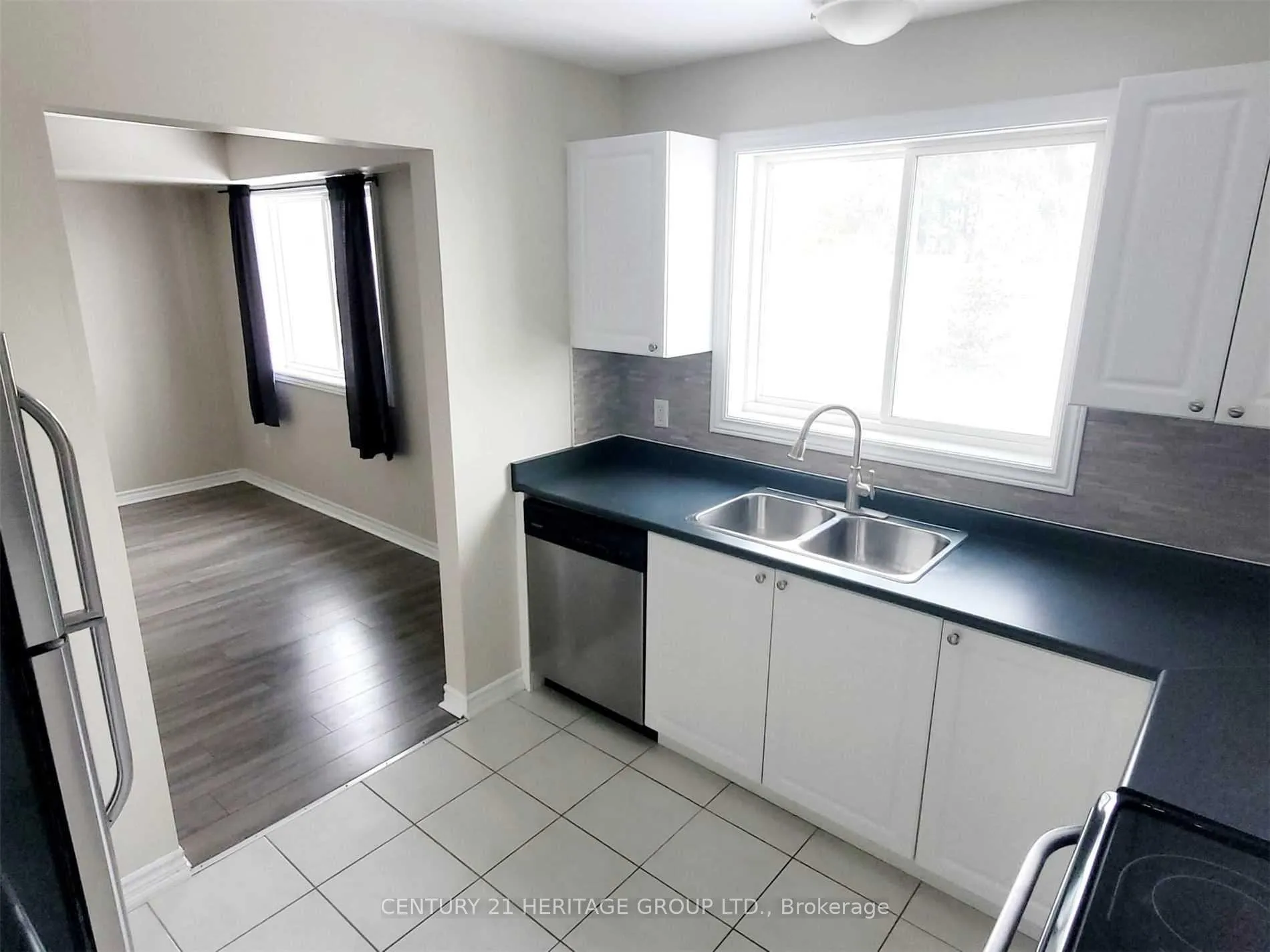 Photo 8 of Unit 4, 53 Ferndale Drive S, Barrie, Ardagh — HOMEH
