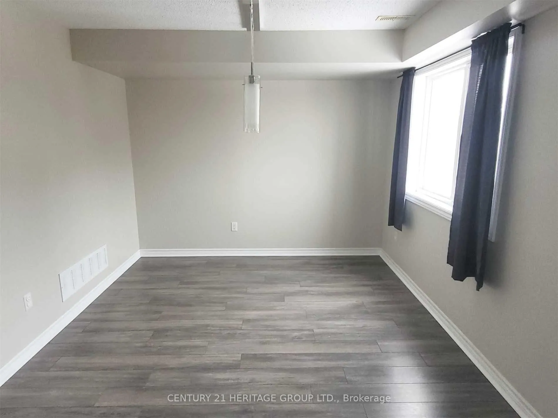 Photo 9 of Unit 4, 53 Ferndale Drive S, Barrie, Ardagh — HOMEH