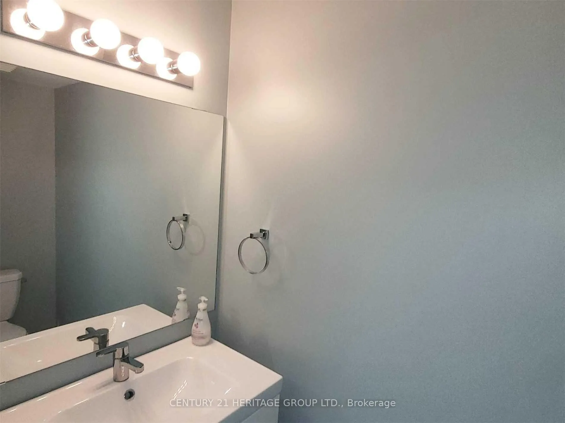 Photo 17 of Unit 4, 53 Ferndale Drive S, Barrie, Ardagh — HOMEH