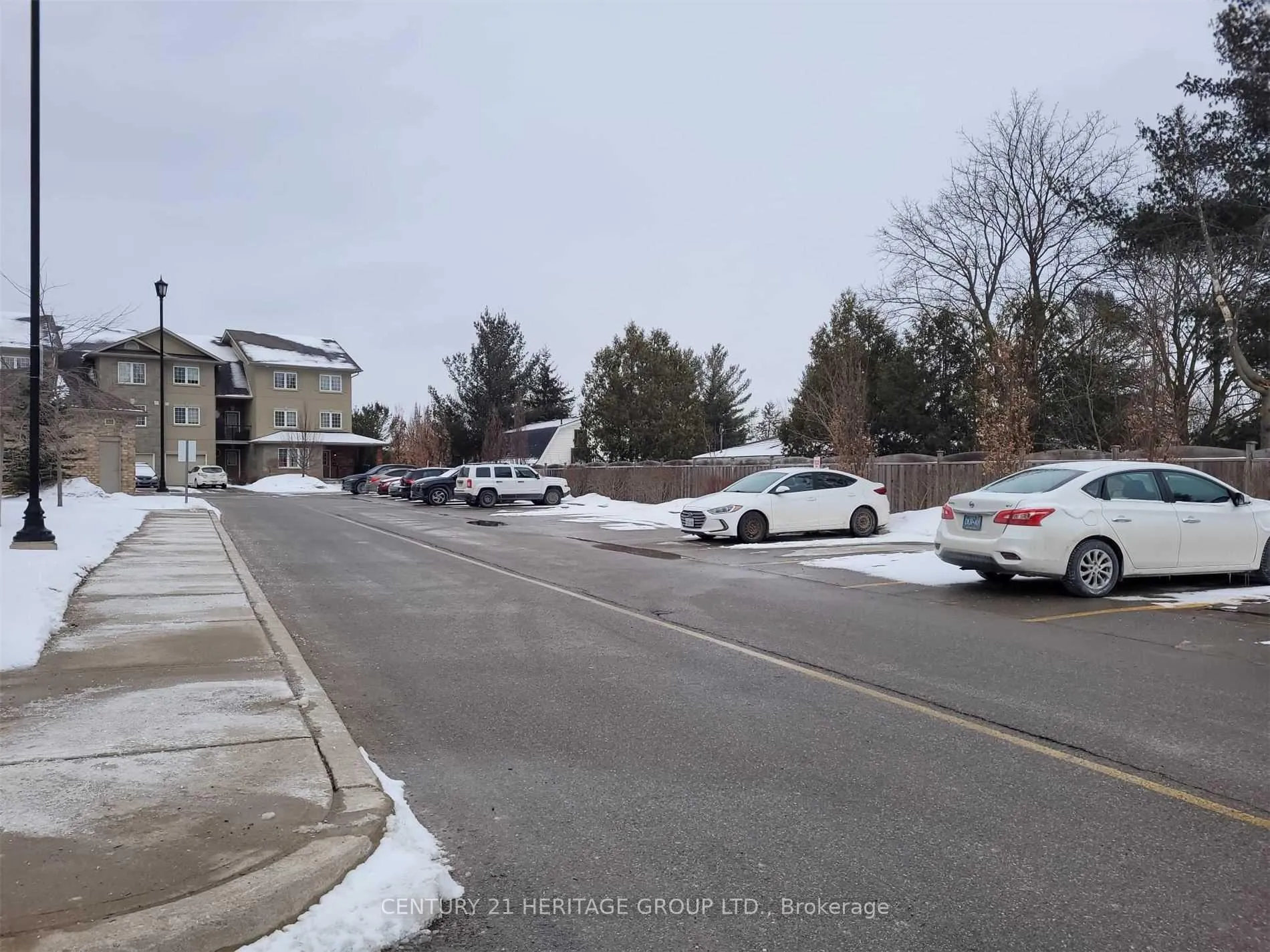 Photo 29 of Unit 4, 53 Ferndale Drive S, Barrie, Ardagh — HOMEH