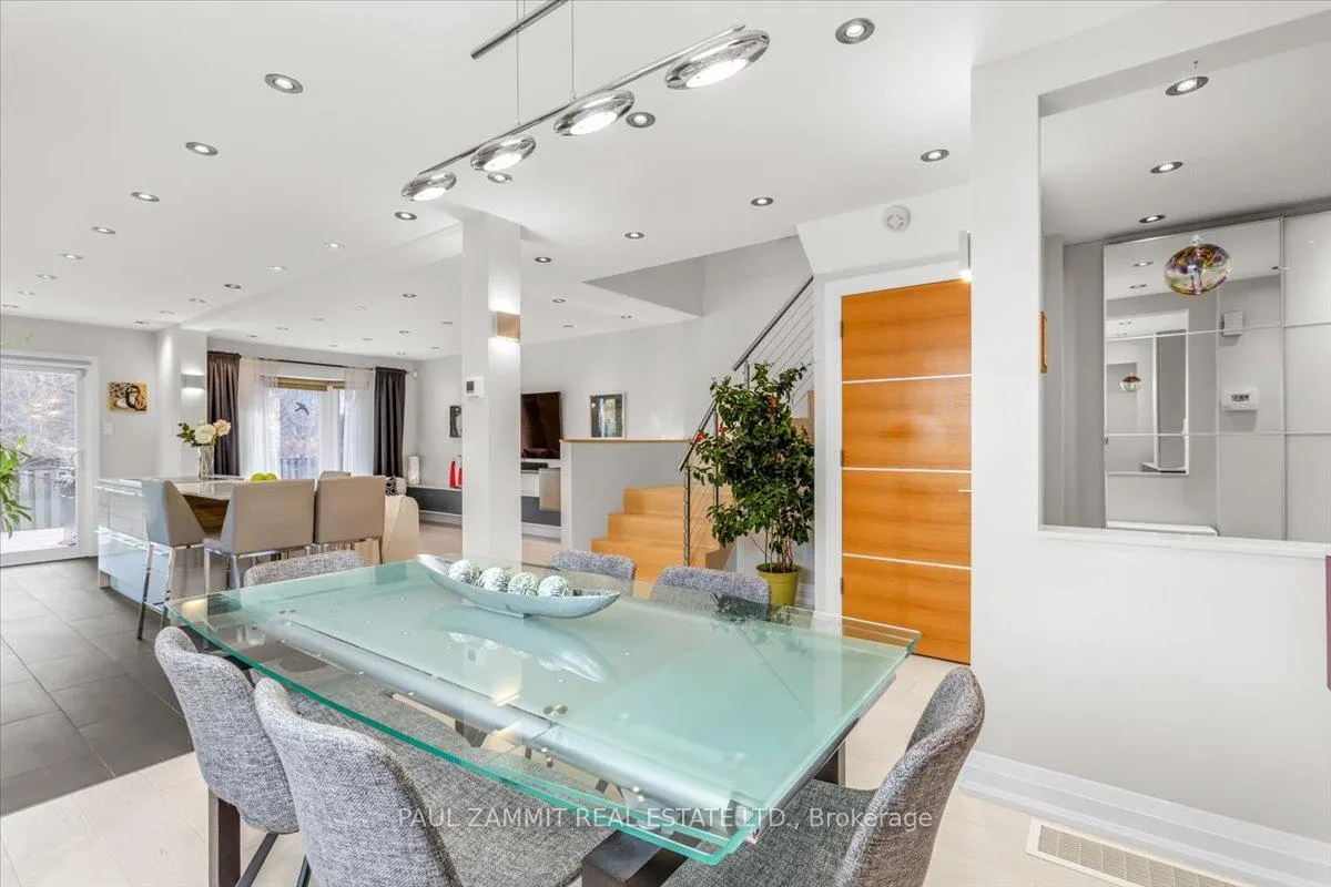 Photo 3 of 57 Glenmanor Way, Vaughan, Crestwood-Springfarm-Yorkhill — HOMEH