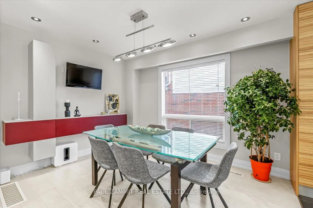 Photo 5 of 57 Glenmanor Way, Vaughan, Crestwood-Springfarm-Yorkhill — HOMEH