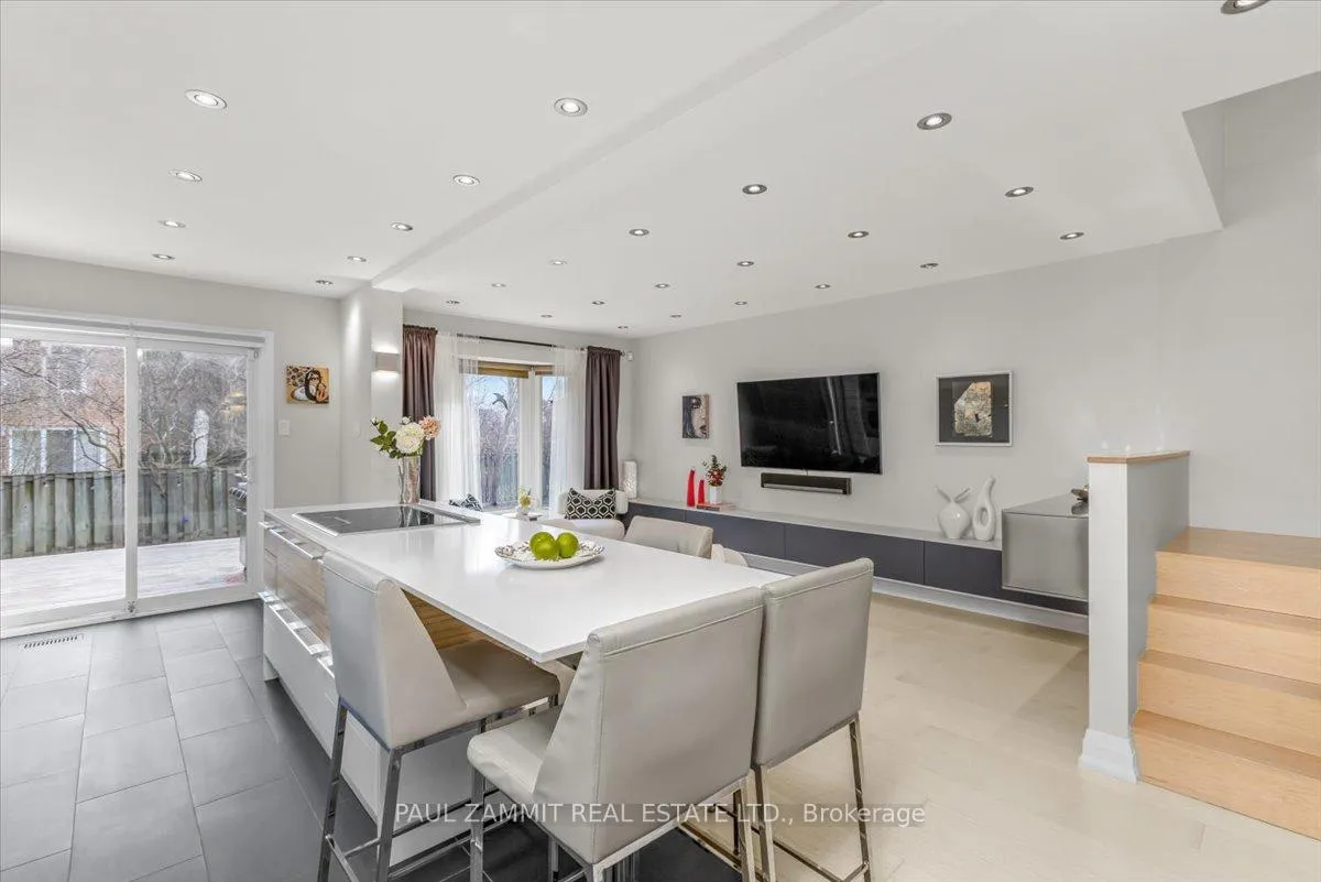 Photo 6 of 57 Glenmanor Way, Vaughan, Crestwood-Springfarm-Yorkhill — HOMEH