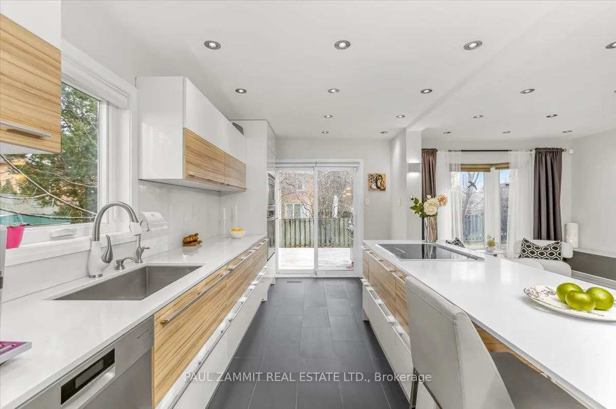 Photo 8 of 57 Glenmanor Way, Vaughan, Crestwood-Springfarm-Yorkhill — HOMEH