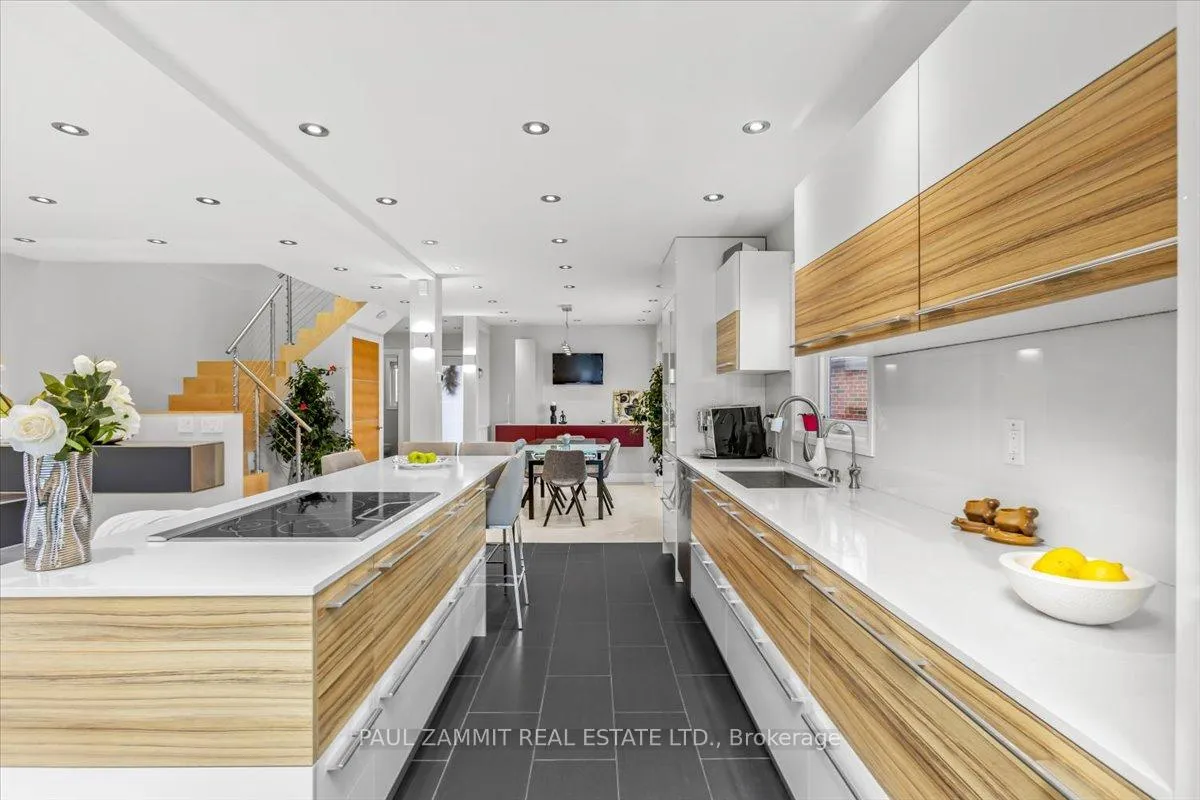 Photo 10 of 57 Glenmanor Way, Vaughan, Crestwood-Springfarm-Yorkhill — HOMEH