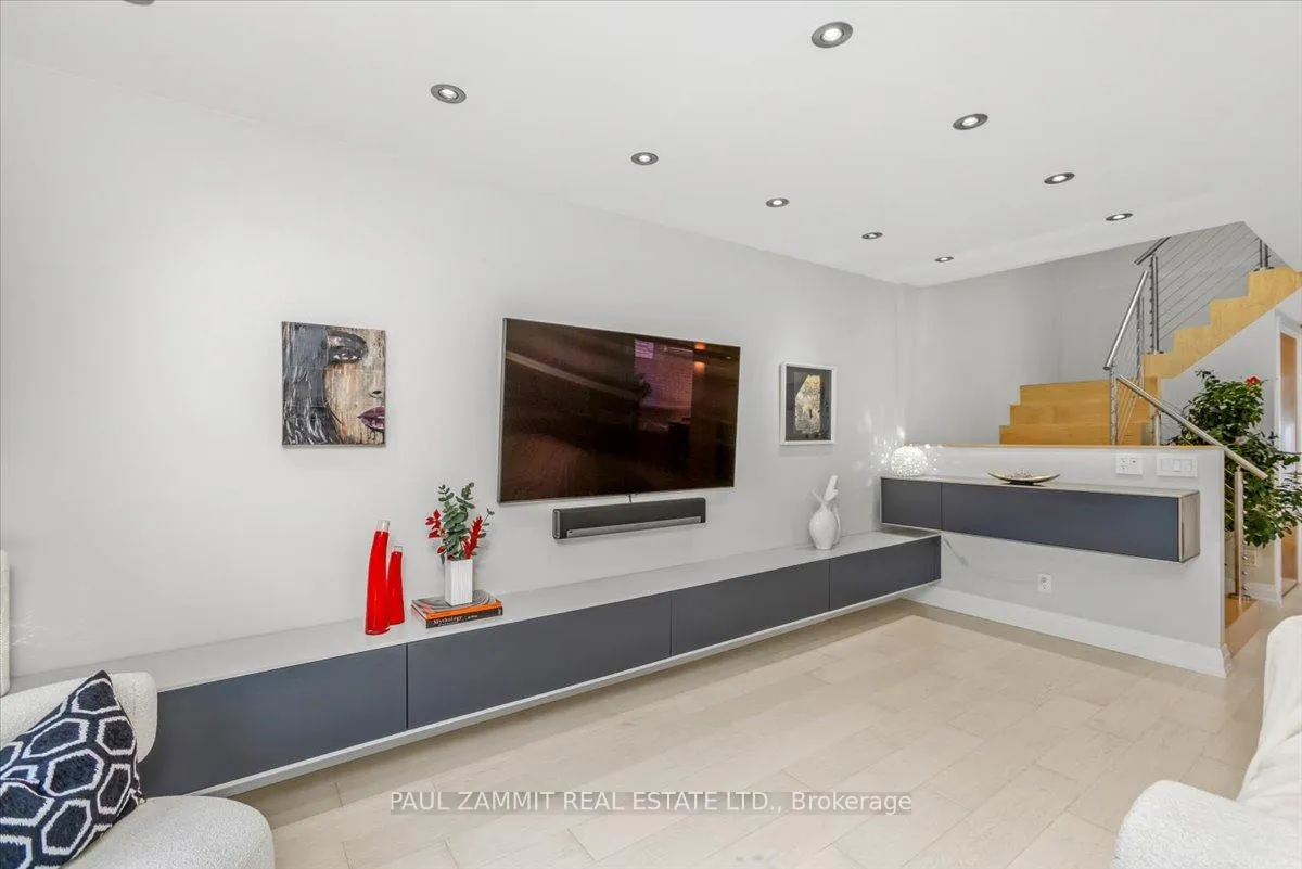 Photo 12 of 57 Glenmanor Way, Vaughan, Crestwood-Springfarm-Yorkhill — HOMEH