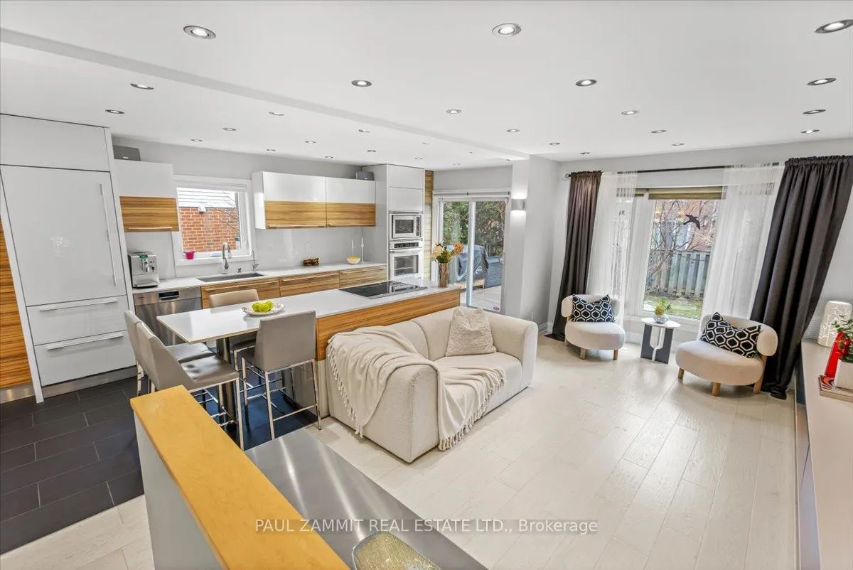 Photo 15 of 57 Glenmanor Way, Vaughan, Crestwood-Springfarm-Yorkhill — HOMEH