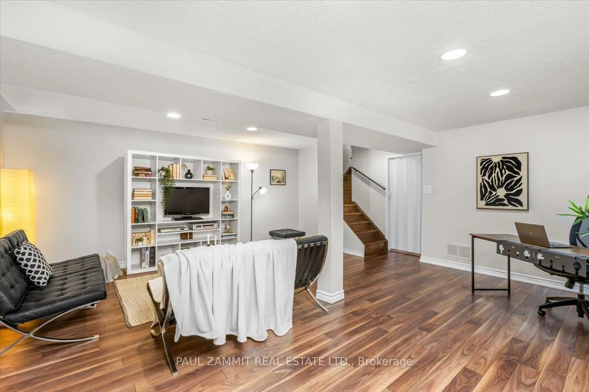 Photo 28 of 57 Glenmanor Way, Vaughan, Crestwood-Springfarm-Yorkhill — HOMEH