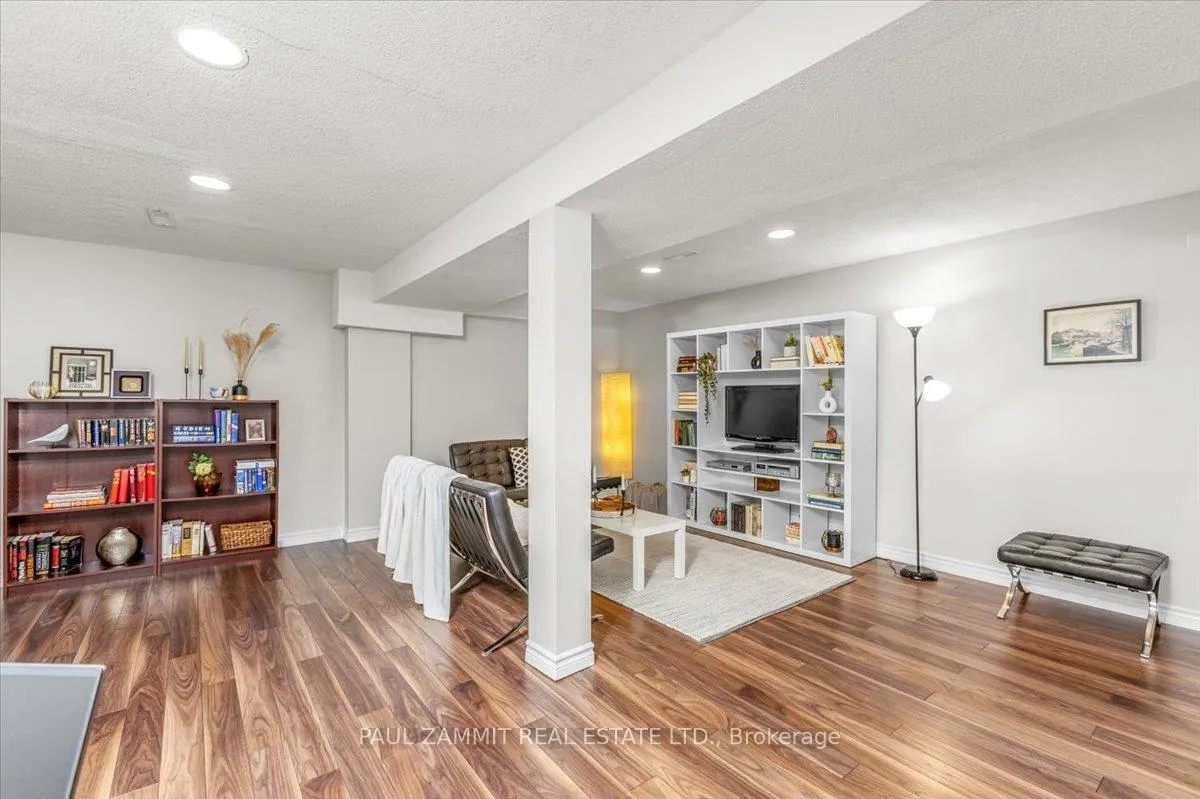Photo 29 of 57 Glenmanor Way, Vaughan, Crestwood-Springfarm-Yorkhill — HOMEH