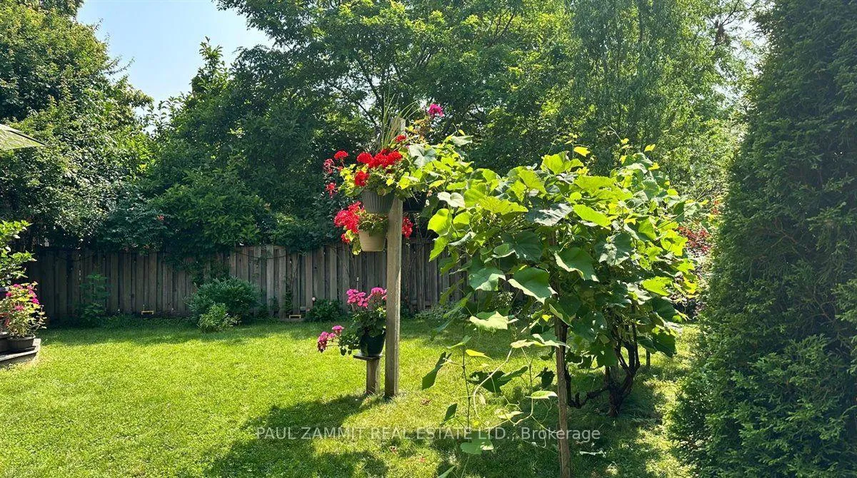 Photo 34 of 57 Glenmanor Way, Vaughan, Crestwood-Springfarm-Yorkhill — HOMEH