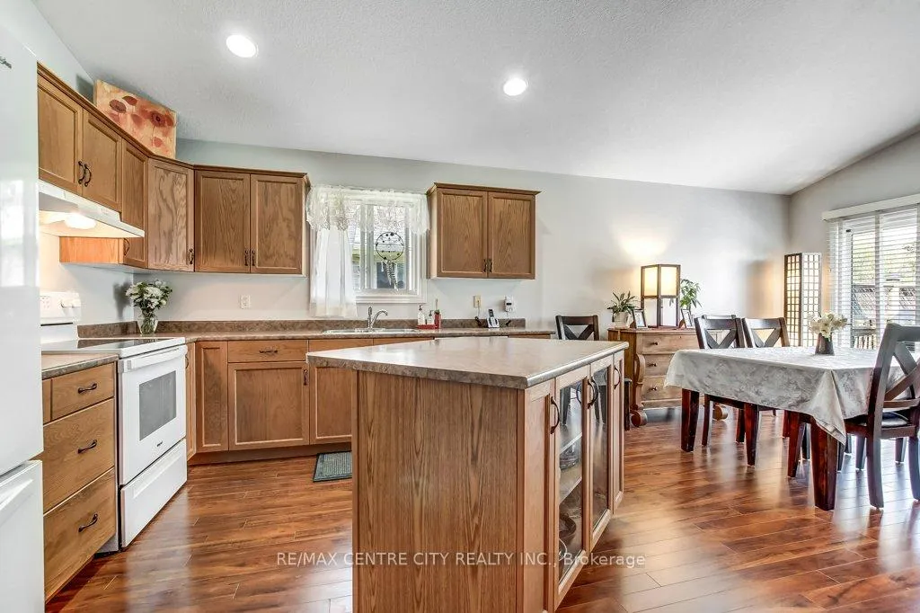 Photo 6 of Unit 14, 16 Havenridge Court, St. Thomas — HOMEH