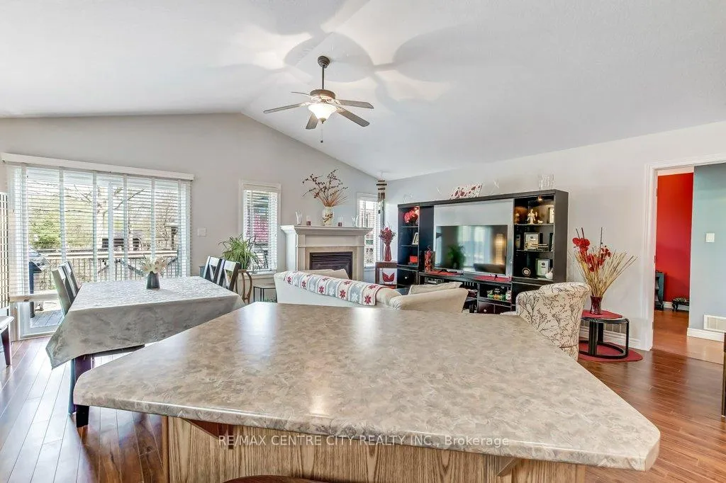 Photo 11 of Unit 14, 16 Havenridge Court, St. Thomas — HOMEH