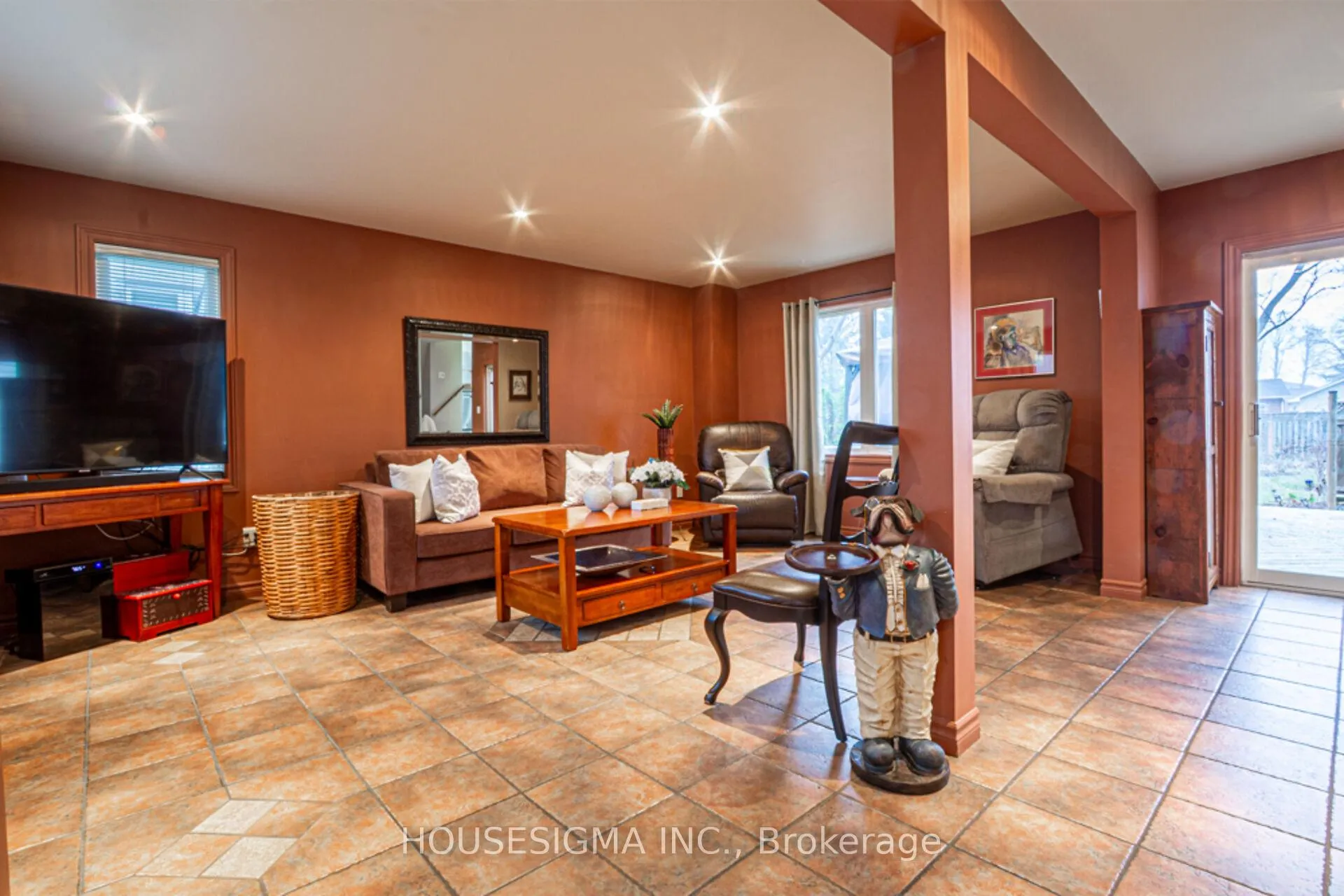 Photo 4 of 899 Hazel Street, Burlington, Freeman — HOMEH