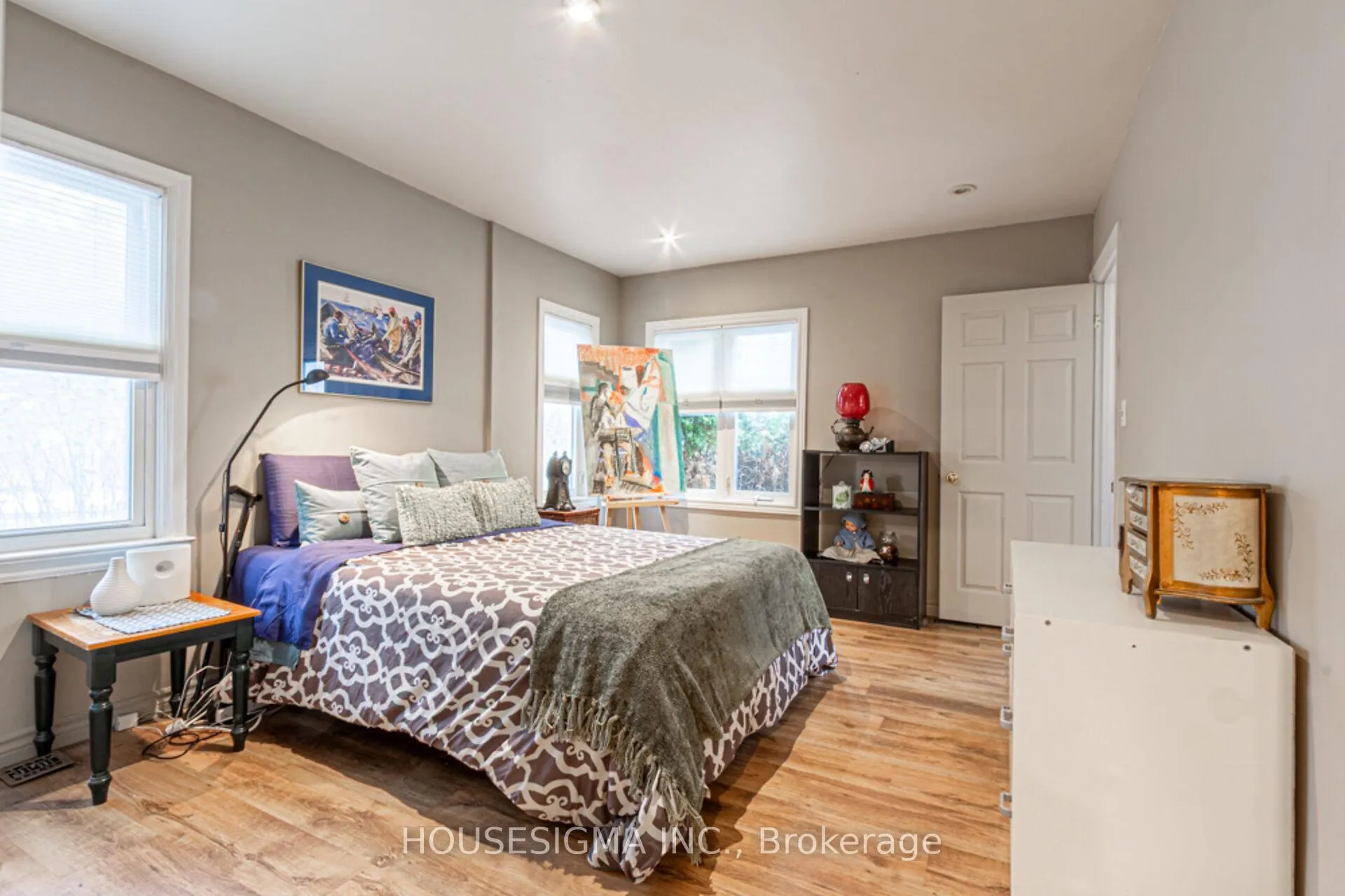 Photo 12 of 899 Hazel Street, Burlington, Freeman — HOMEH