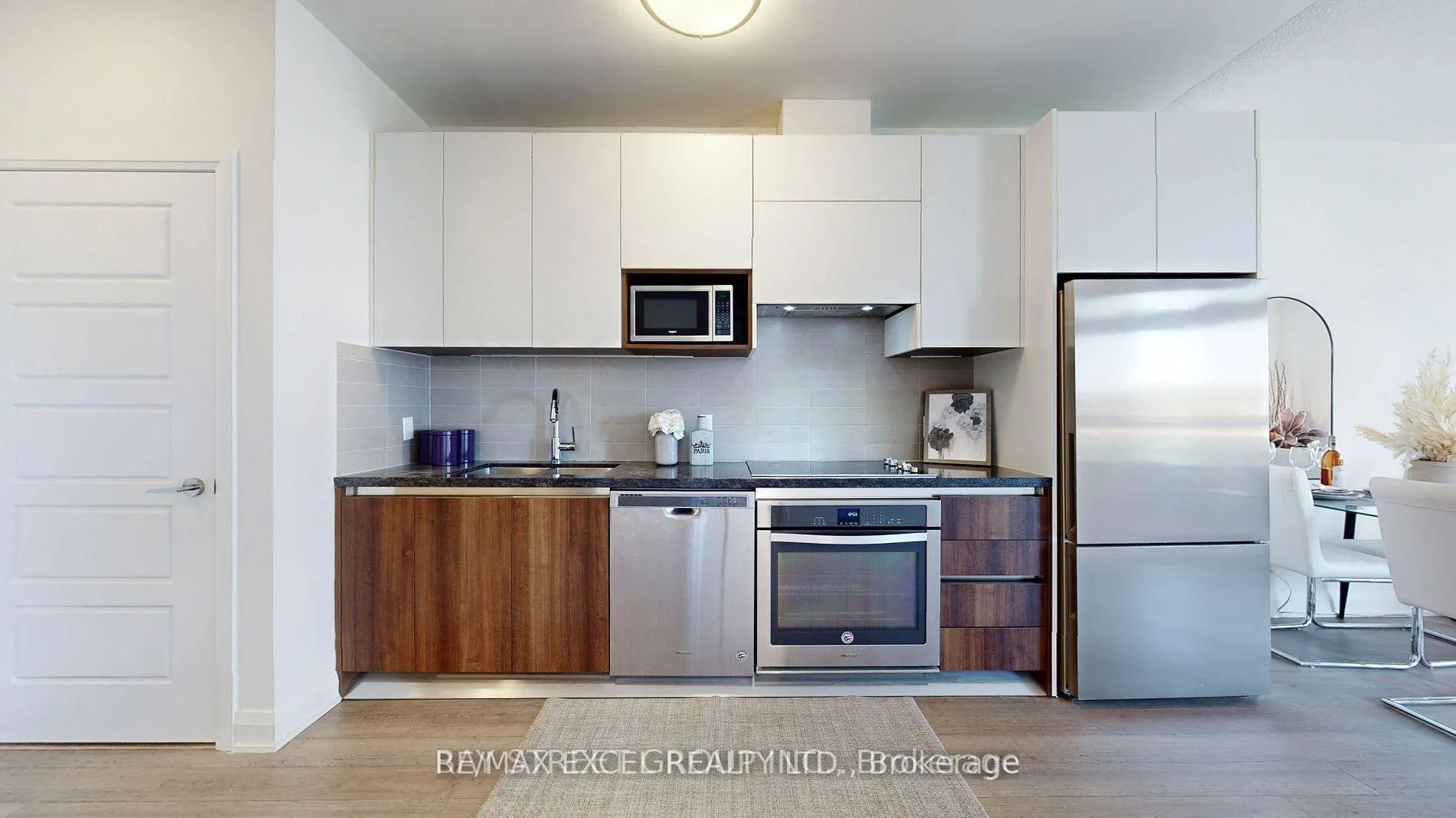 Photo 3 of Unit 309, 15 Water Walk Drive, Markham, Unionville — HOMEH