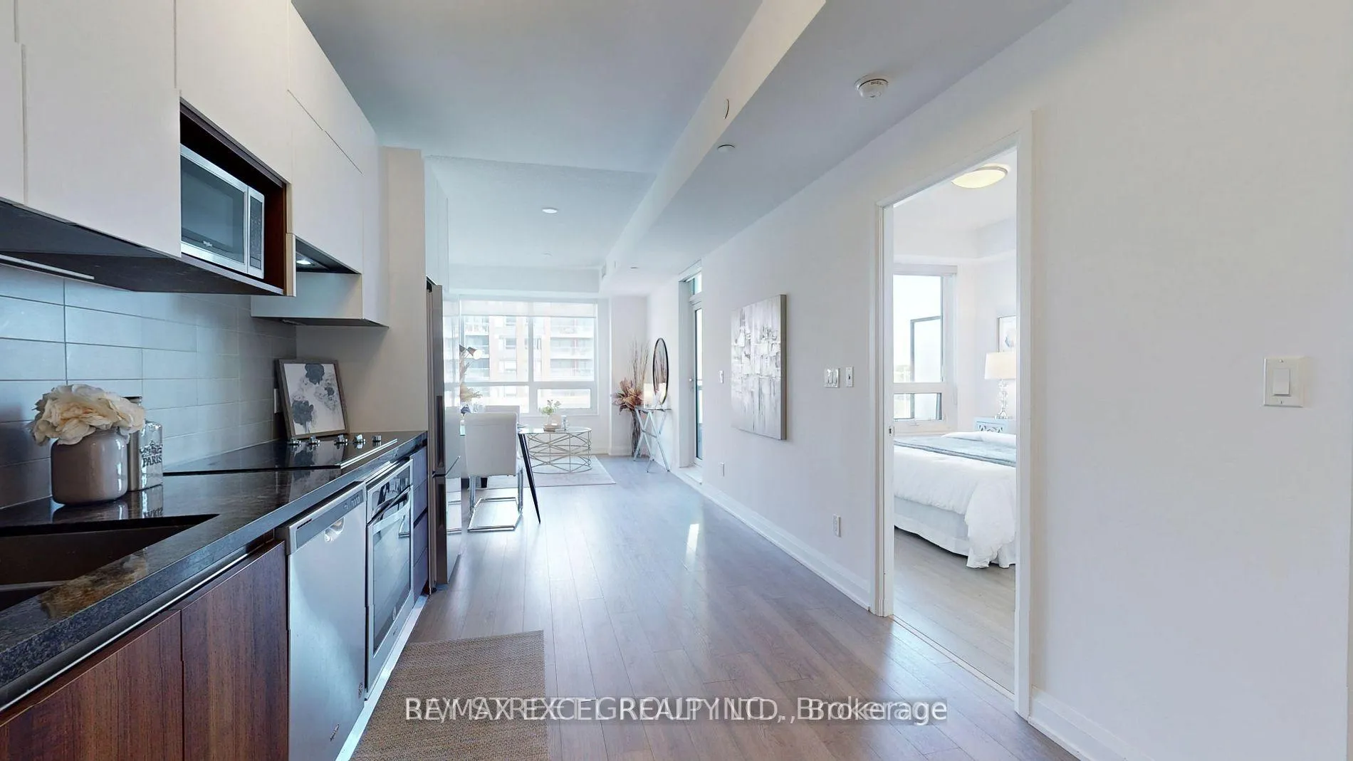 Photo 7 of Unit 309, 15 Water Walk Drive, Markham, Unionville — HOMEH