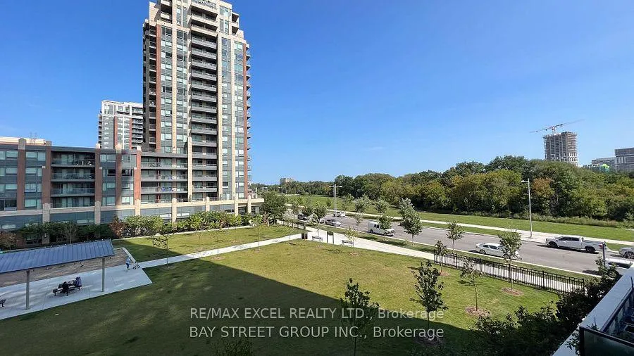 Photo 14 of Unit 309, 15 Water Walk Drive, Markham, Unionville — HOMEH