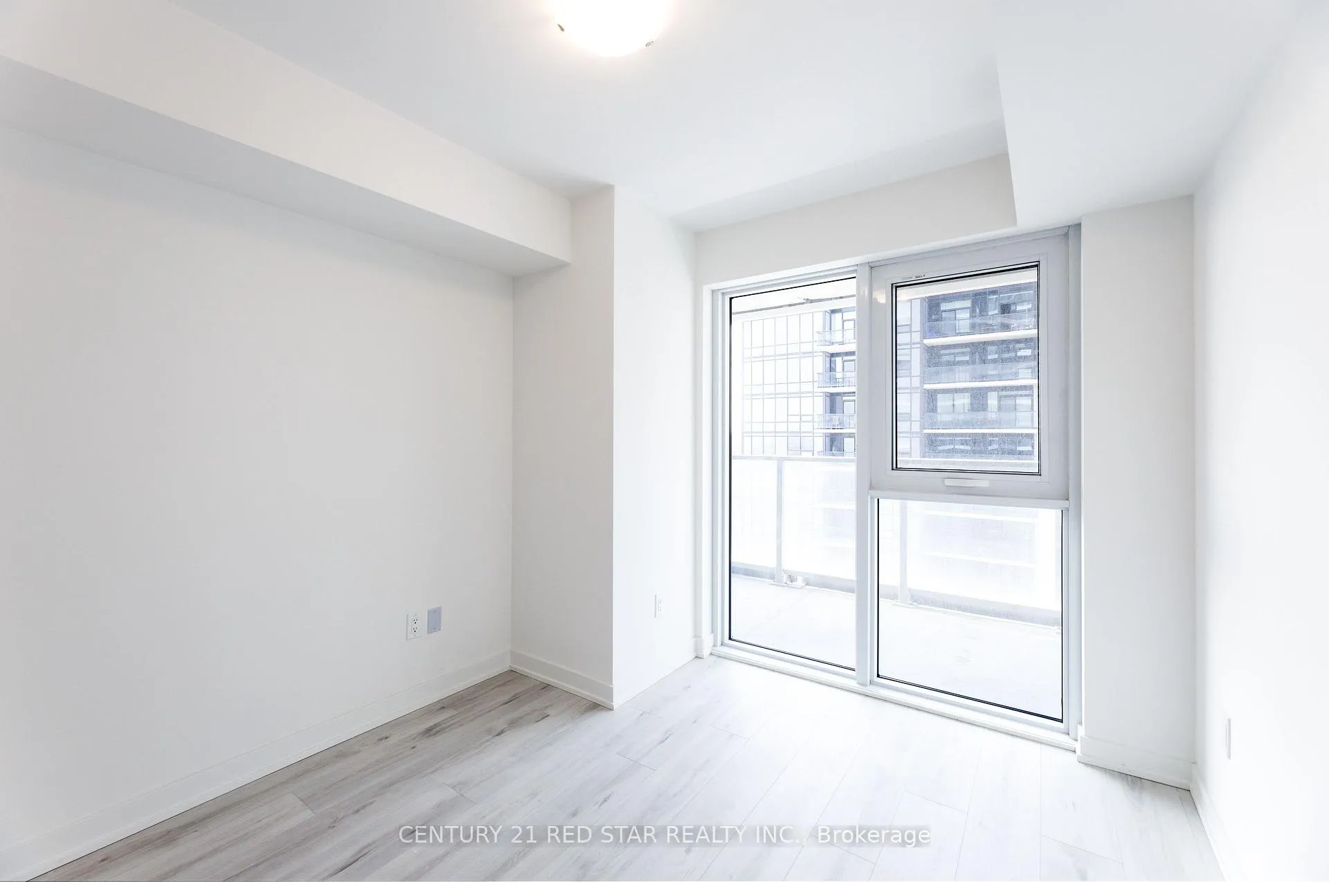 Photo 5 of Unit 1310, 1010 Sandy Beach Road, Pickering, Bay Ridges — HOMEH