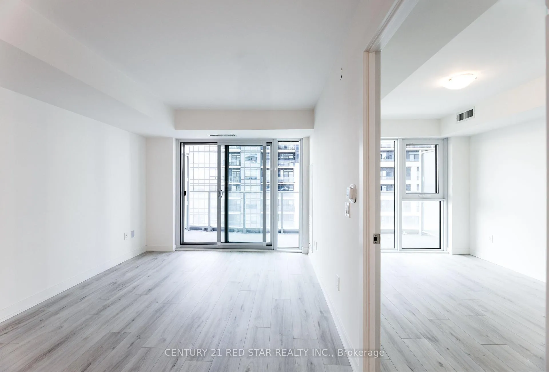 Photo 8 of Unit 1310, 1010 Sandy Beach Road, Pickering, Bay Ridges — HOMEH