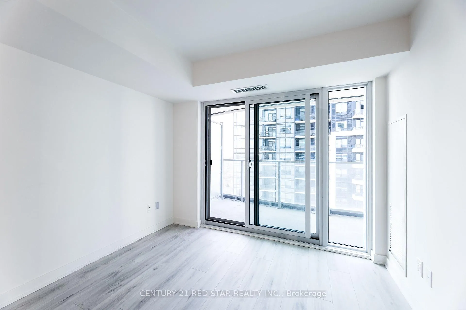 Photo 10 of Unit 1310, 1010 Sandy Beach Road, Pickering, Bay Ridges — HOMEH