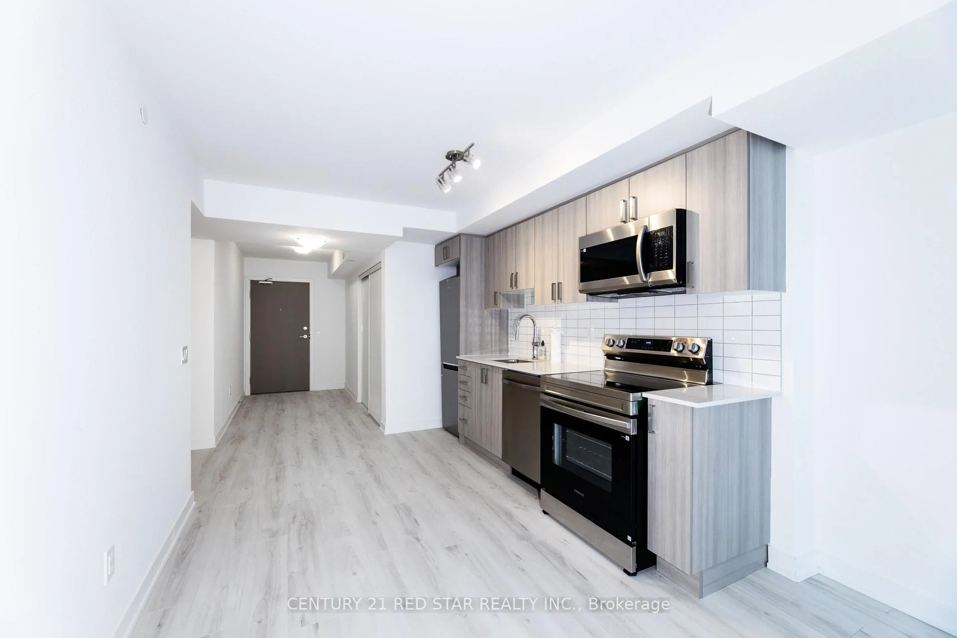 Photo 13 of Unit 1310, 1010 Sandy Beach Road, Pickering, Bay Ridges — HOMEH