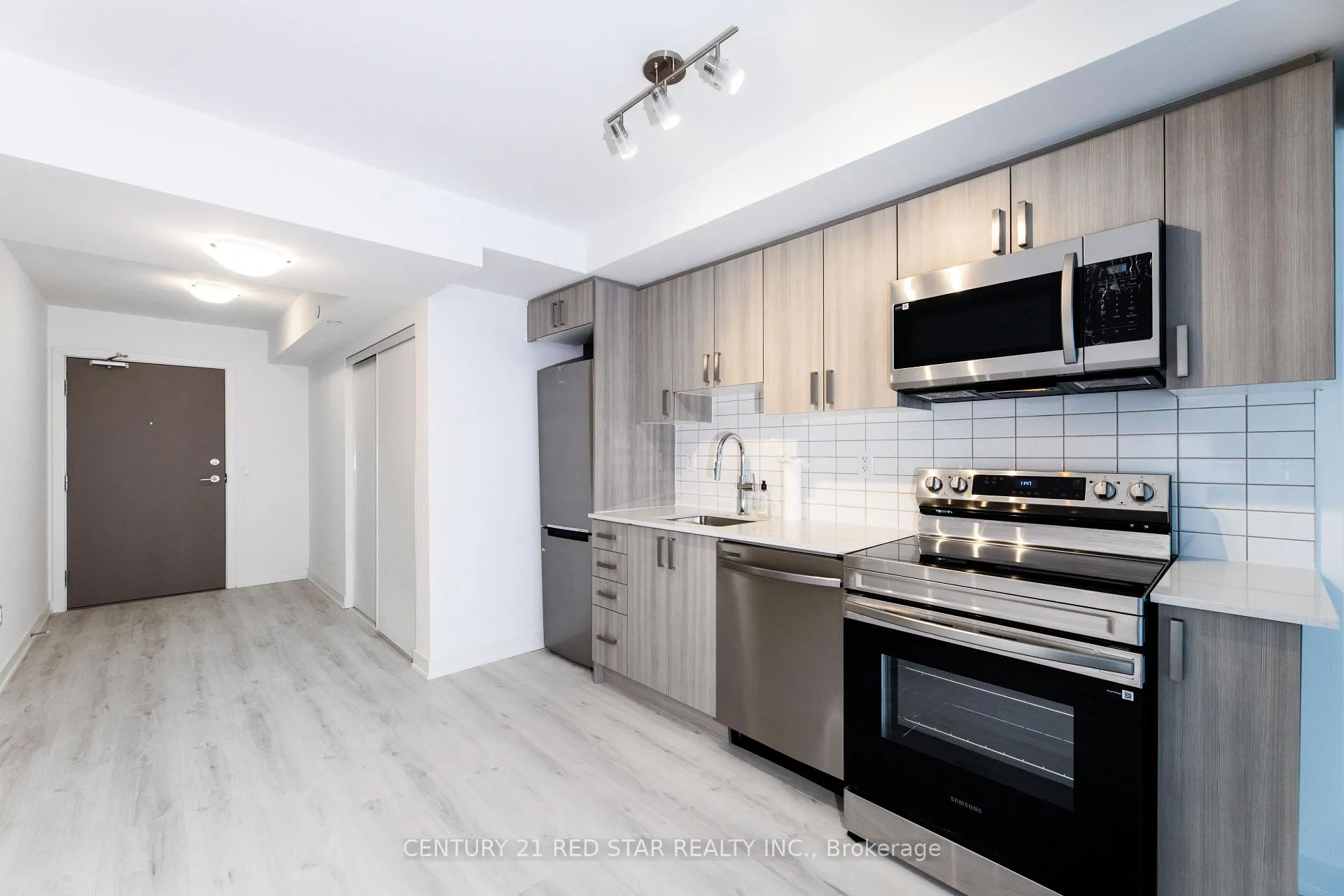 Photo 14 of Unit 1310, 1010 Sandy Beach Road, Pickering, Bay Ridges — HOMEH