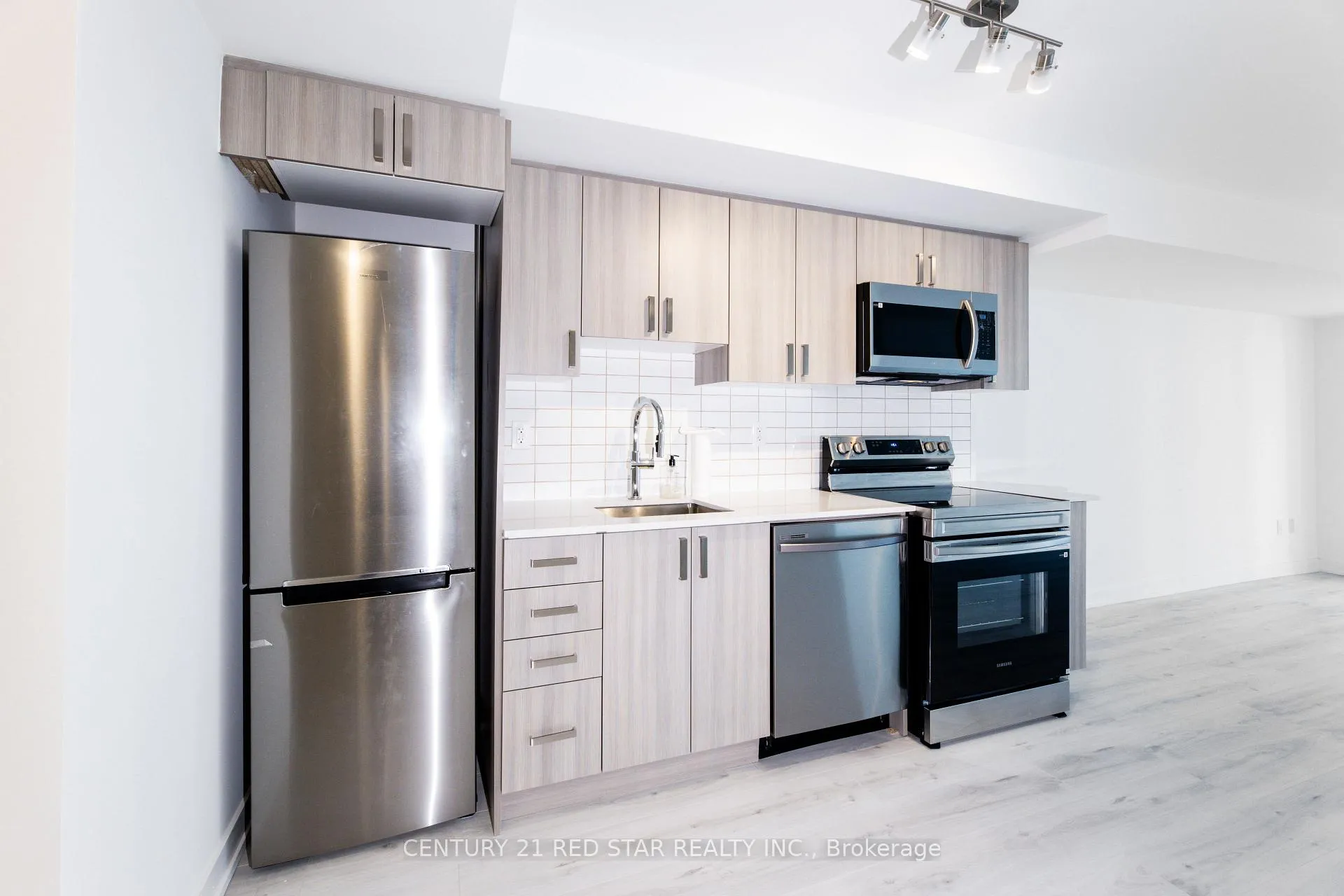 Photo 16 of Unit 1310, 1010 Sandy Beach Road, Pickering, Bay Ridges — HOMEH