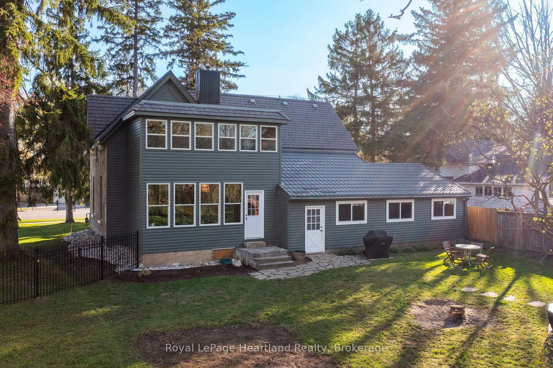 Photo 5 of 154 Ontario Street, Central Huron, Clinton — HOMEH
