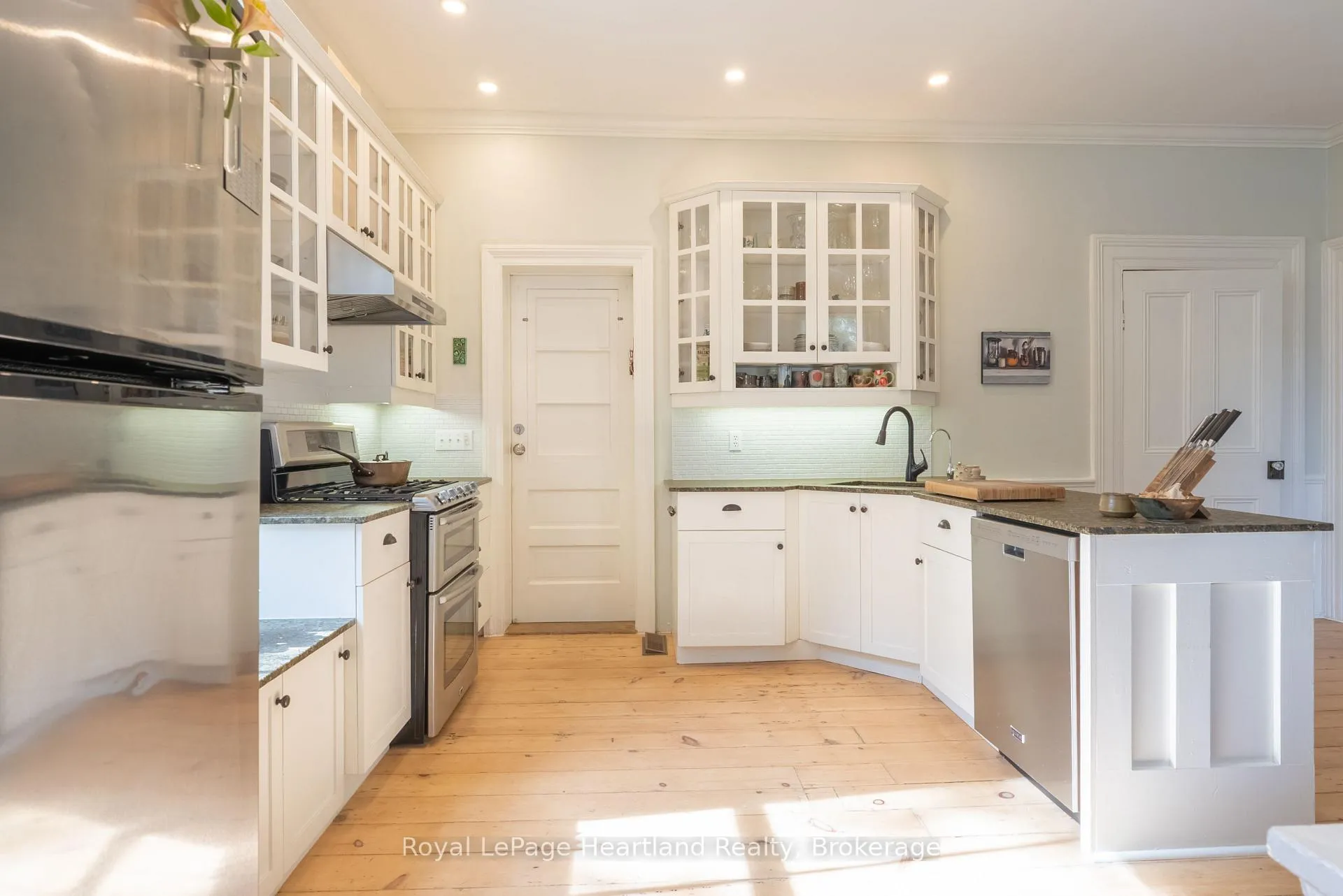 Photo 12 of 154 Ontario Street, Central Huron, Clinton — HOMEH